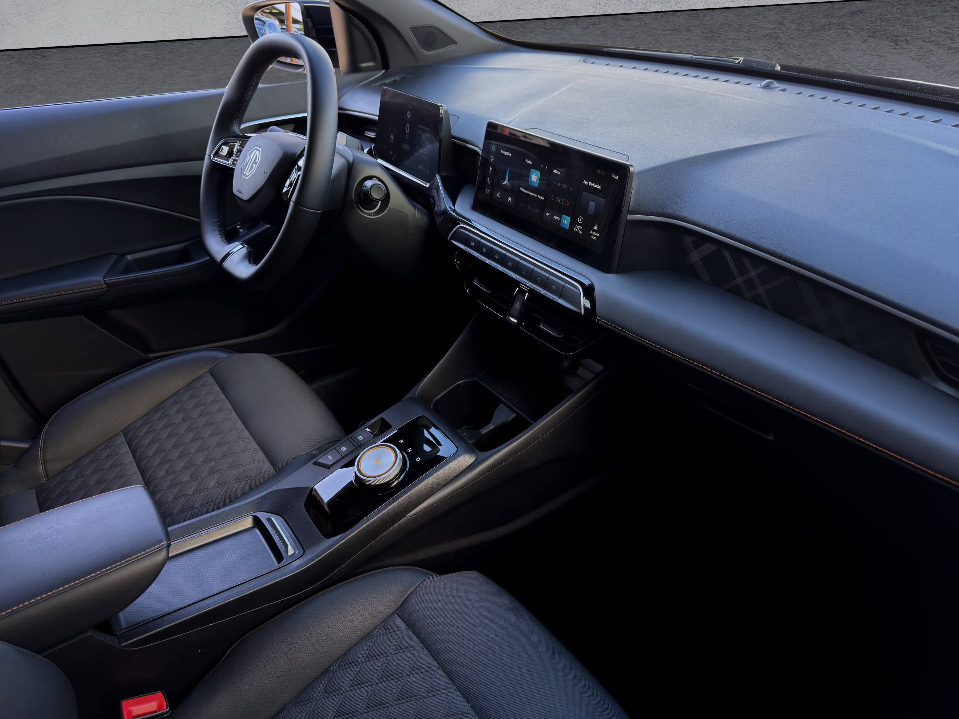 MG 3 1.5 Hybrid Luxury-image-14