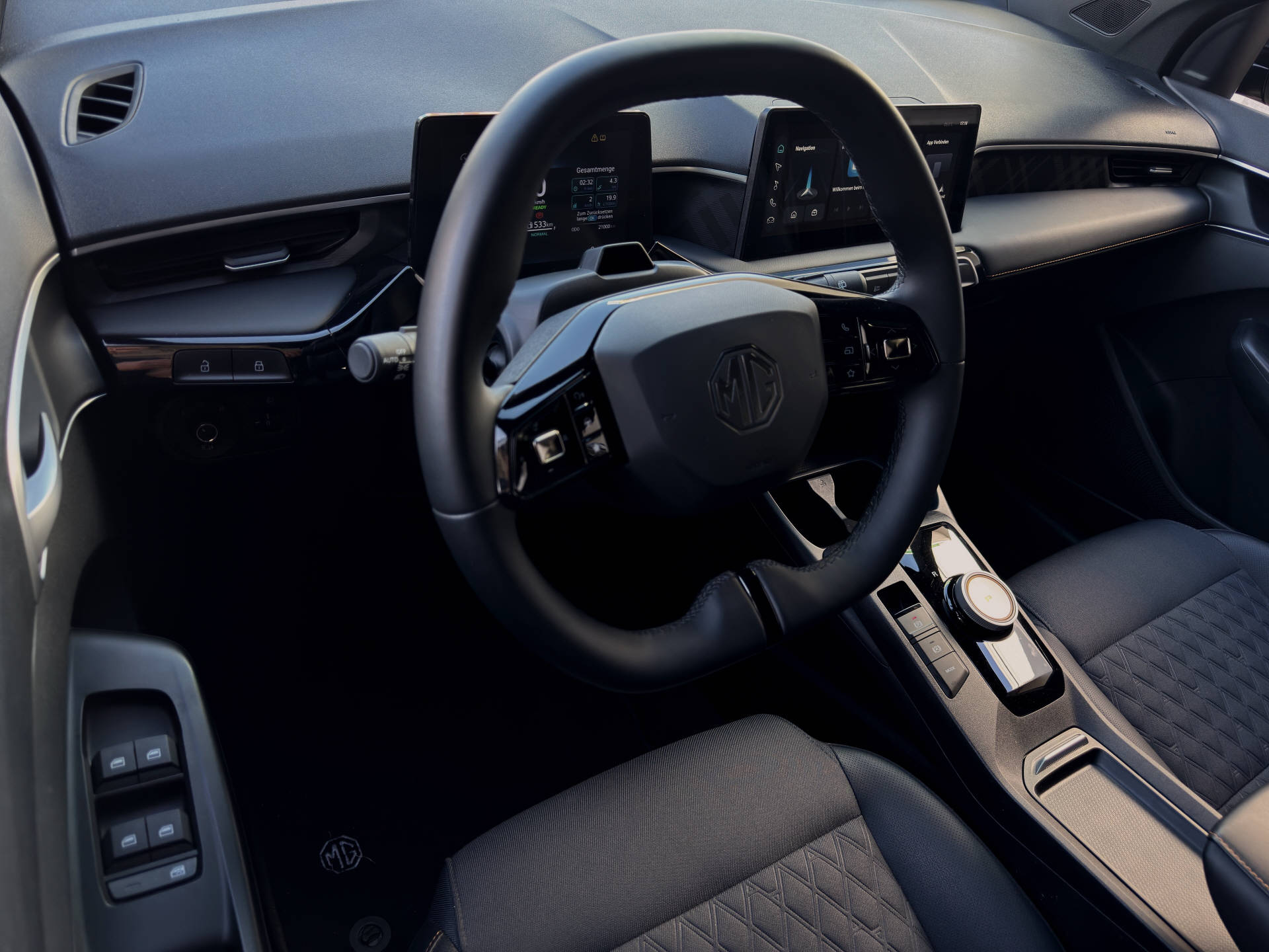 MG 3 1.5 Hybrid Luxury-image-13