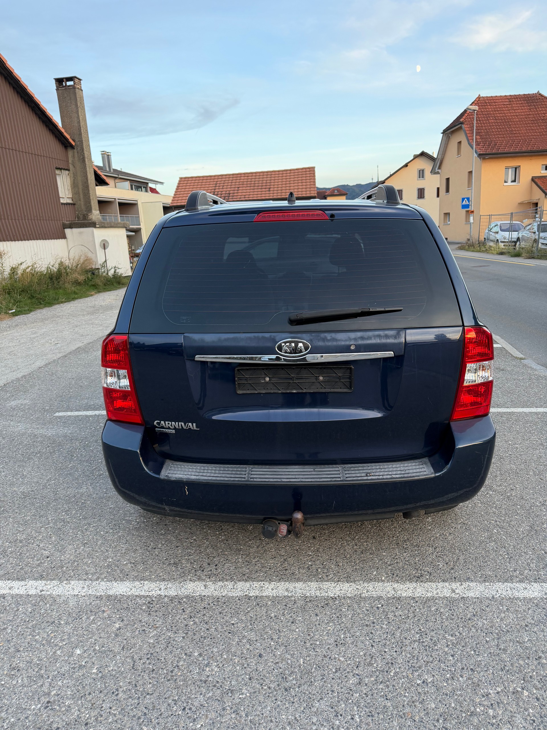 KIA Carnival 2.9 CRDi Trend-image-5