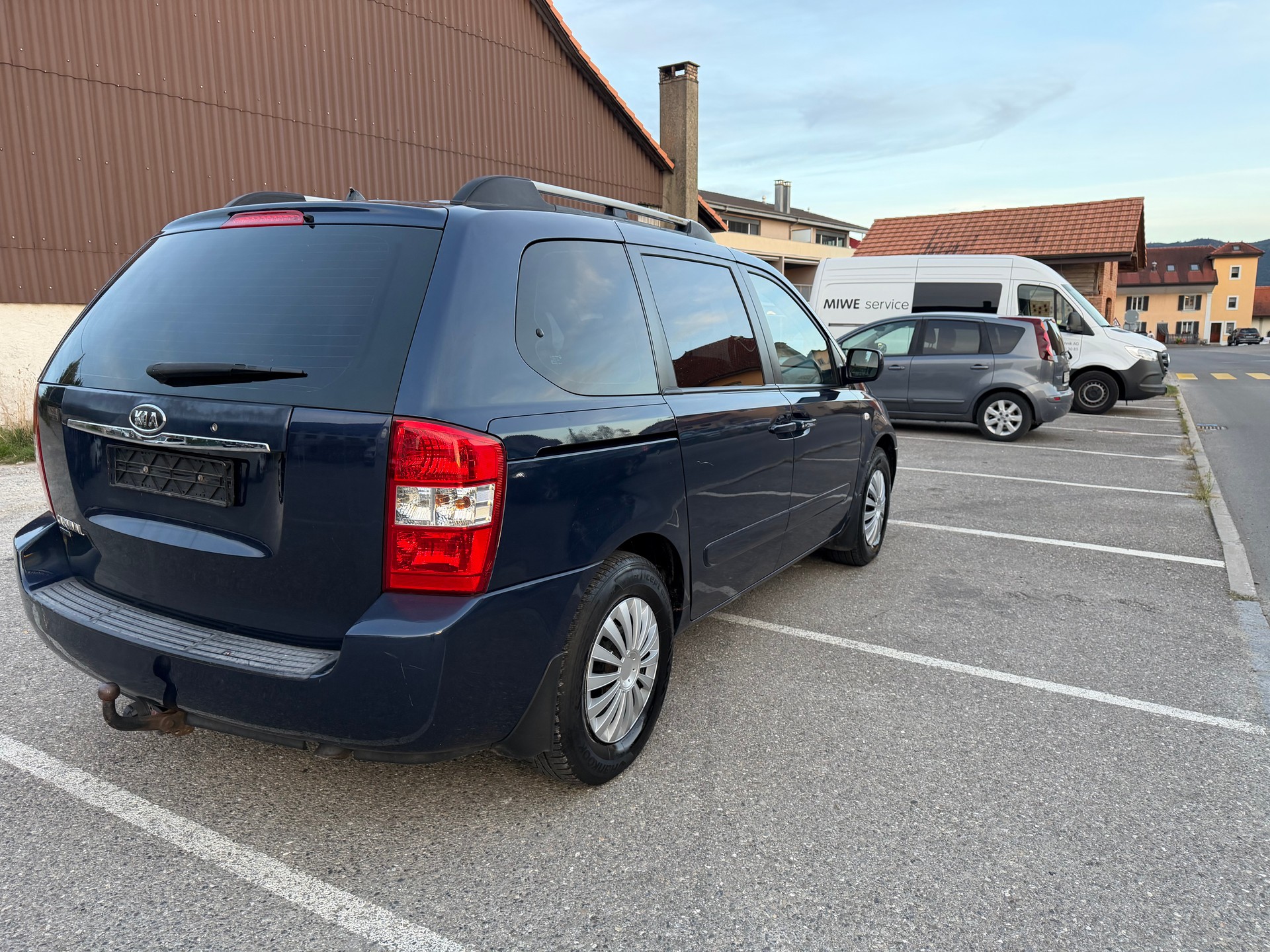 KIA Carnival 2.9 CRDi Trend-image-6