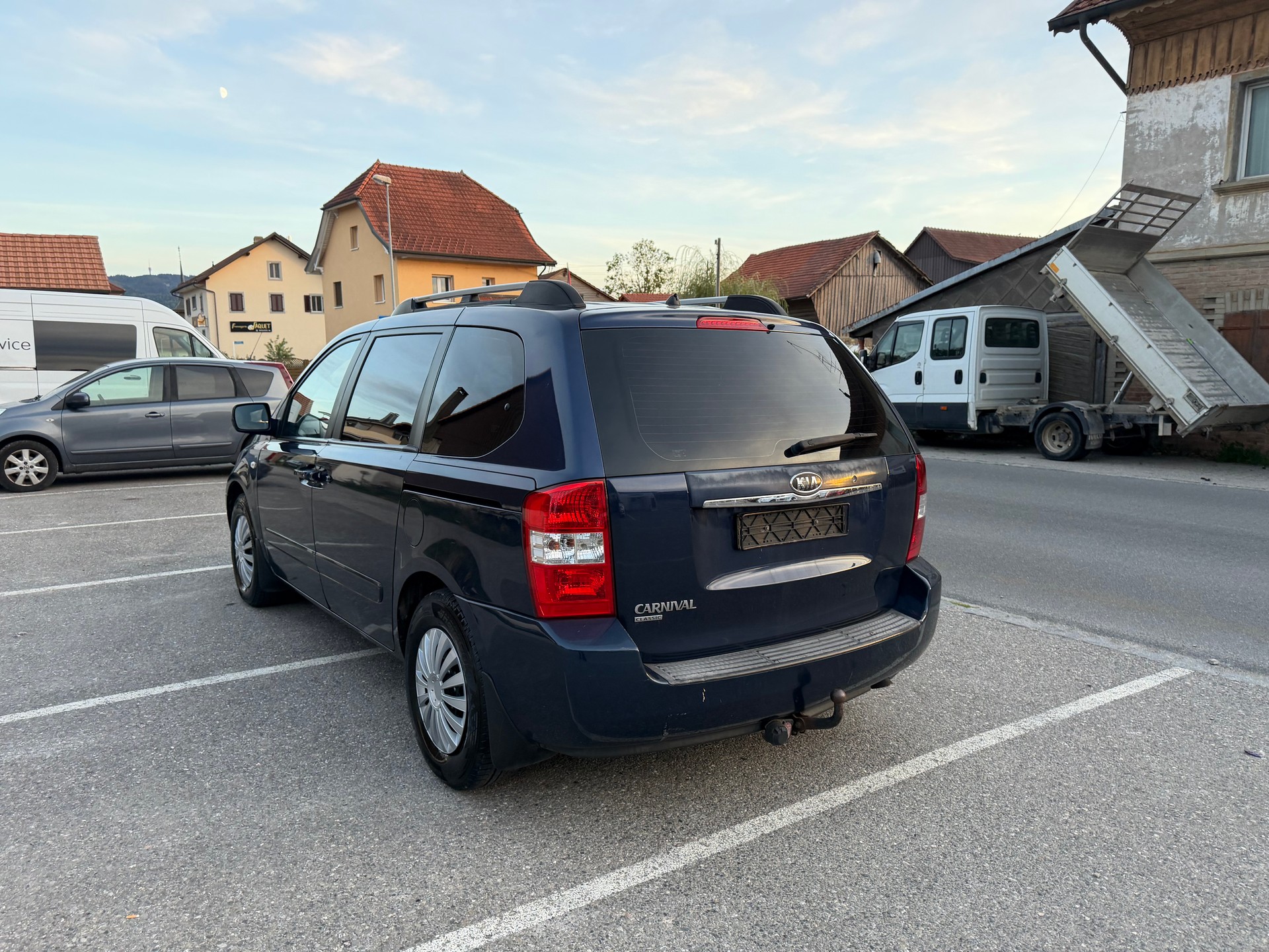 KIA Carnival 2.9 CRDi Trend-image-4