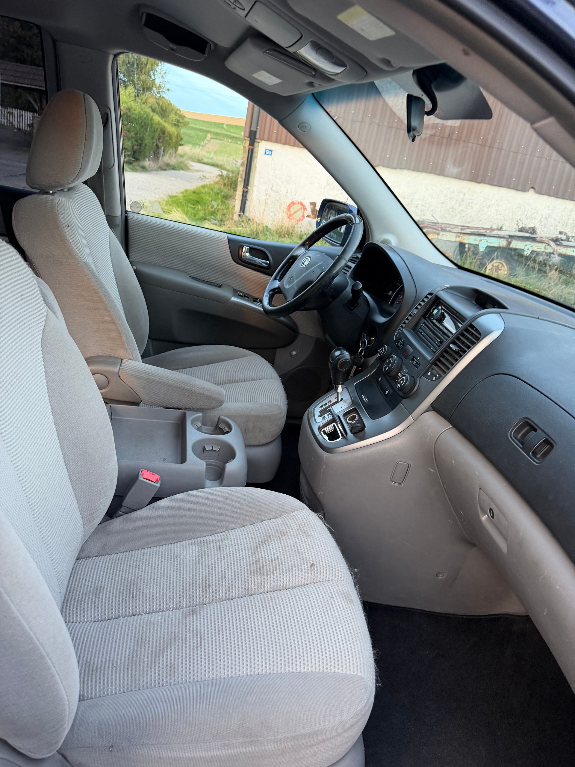 KIA Carnival 2.9 CRDi Trend-image-8