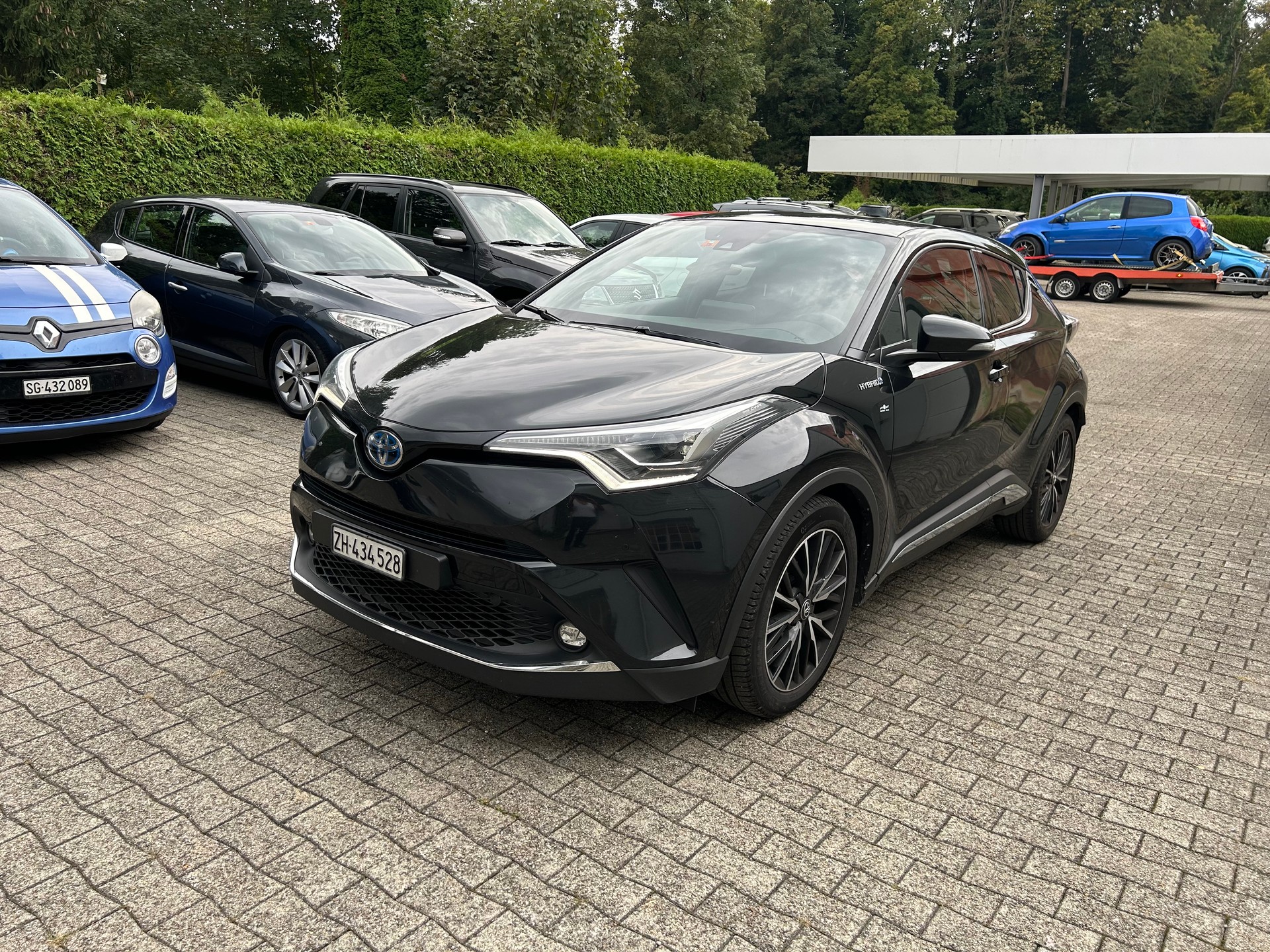 TOYOTA C-HR 1.8 HSD Comfort CVT-image-3