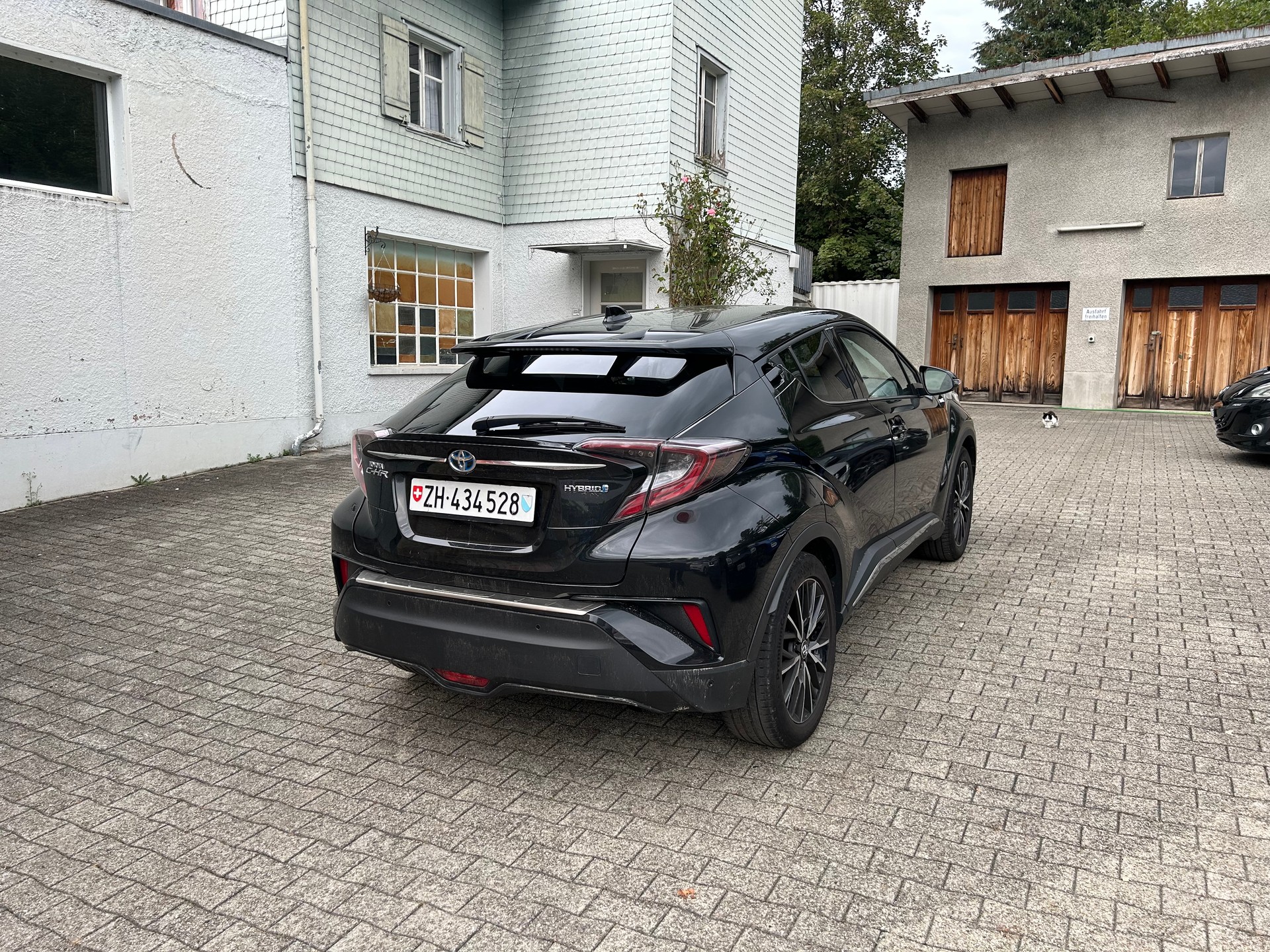 TOYOTA C-HR 1.8 HSD Comfort CVT-image-5