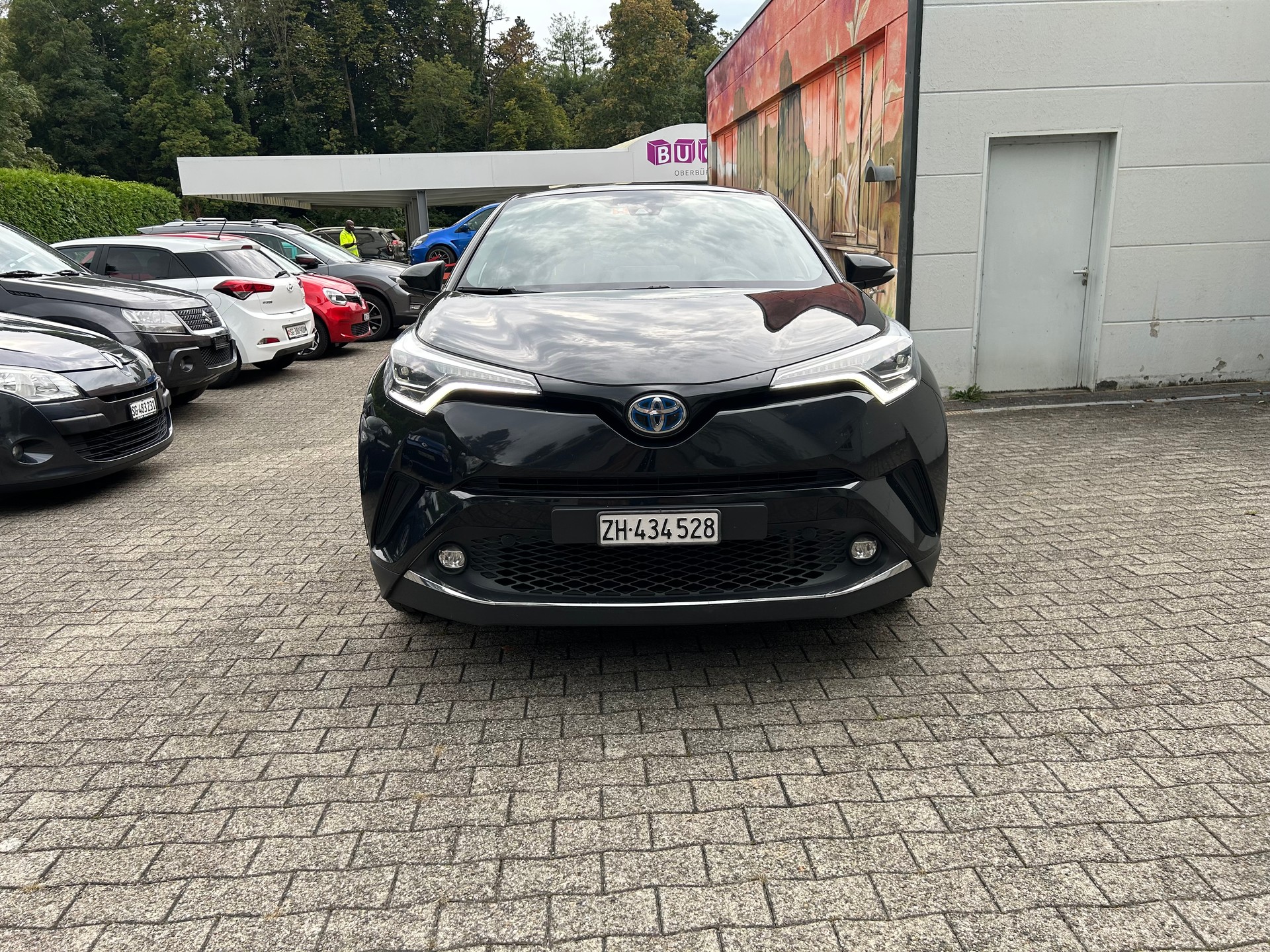 TOYOTA C-HR 1.8 HSD Comfort CVT-image-0