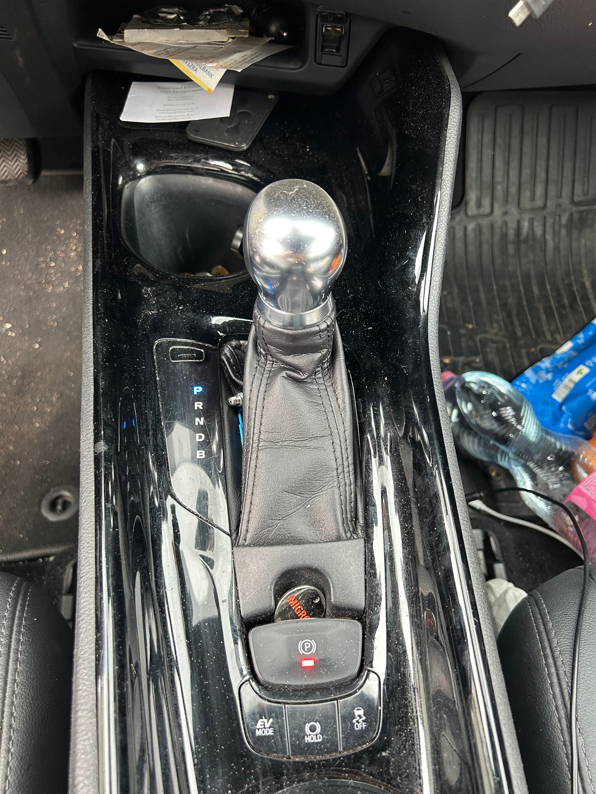 TOYOTA C-HR 1.8 HSD Comfort CVT-image-8
