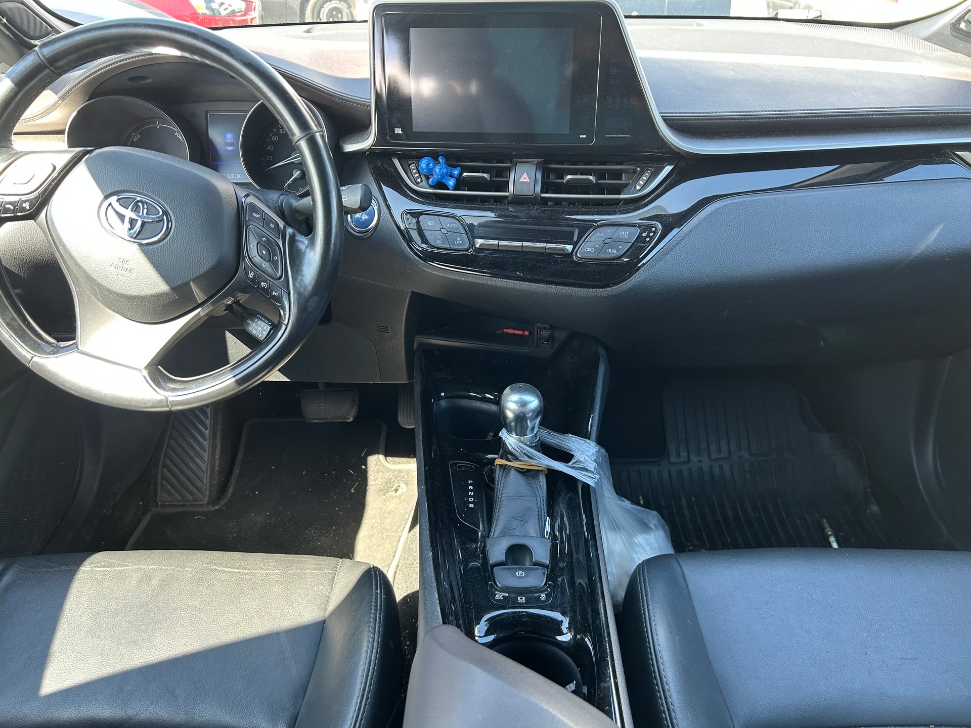 TOYOTA C-HR 1.8 HSD Comfort CVT-image-11