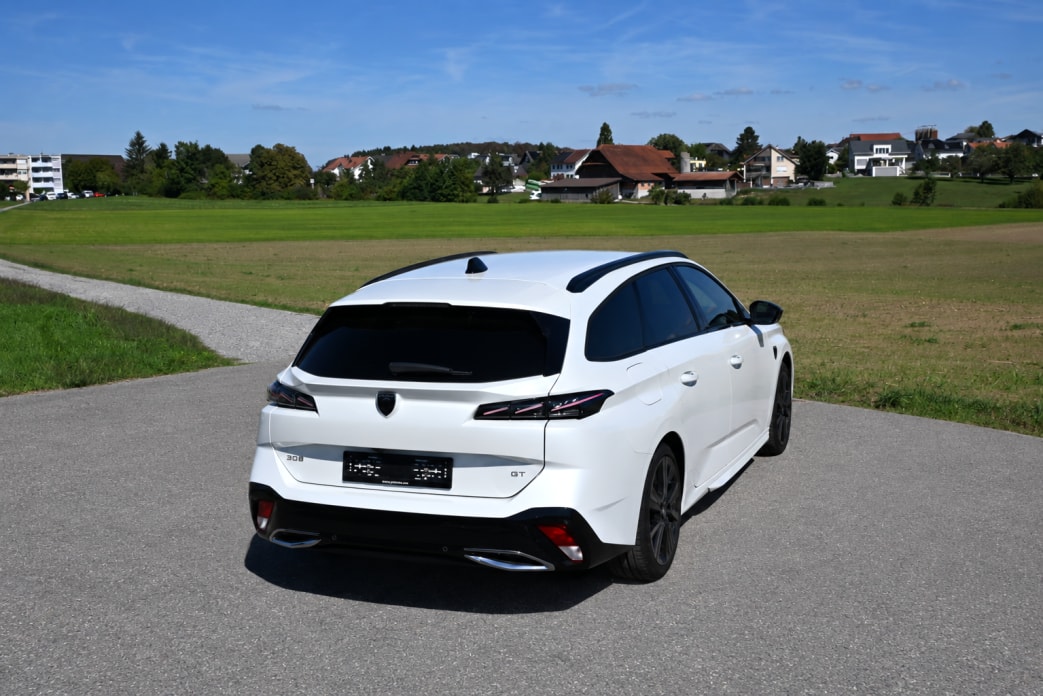 PEUGEOT 308 SW 1.2 Pure Tech GT Pack EAT8-image-2