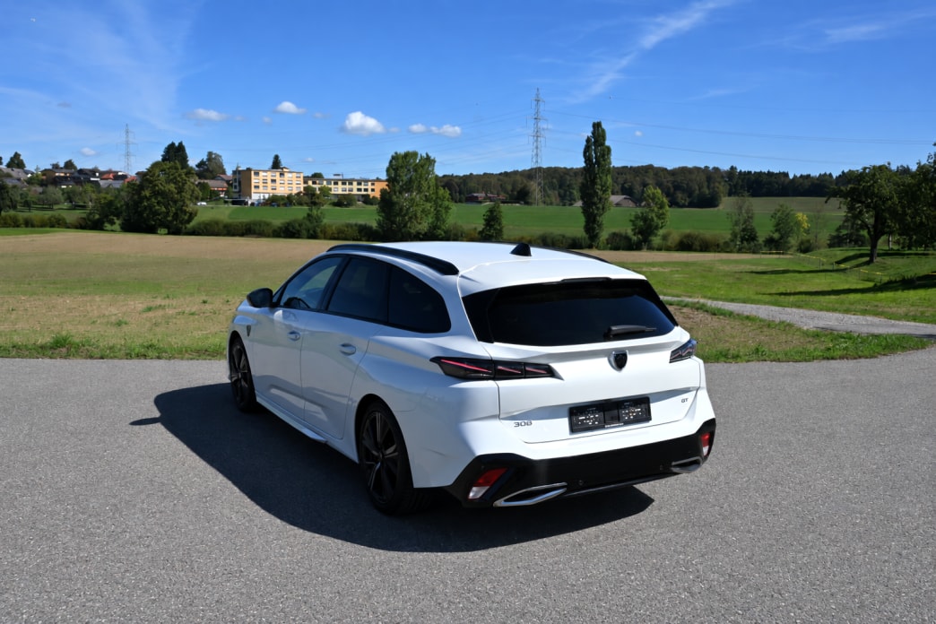 PEUGEOT 308 SW 1.2 Pure Tech GT Pack EAT8-image-3