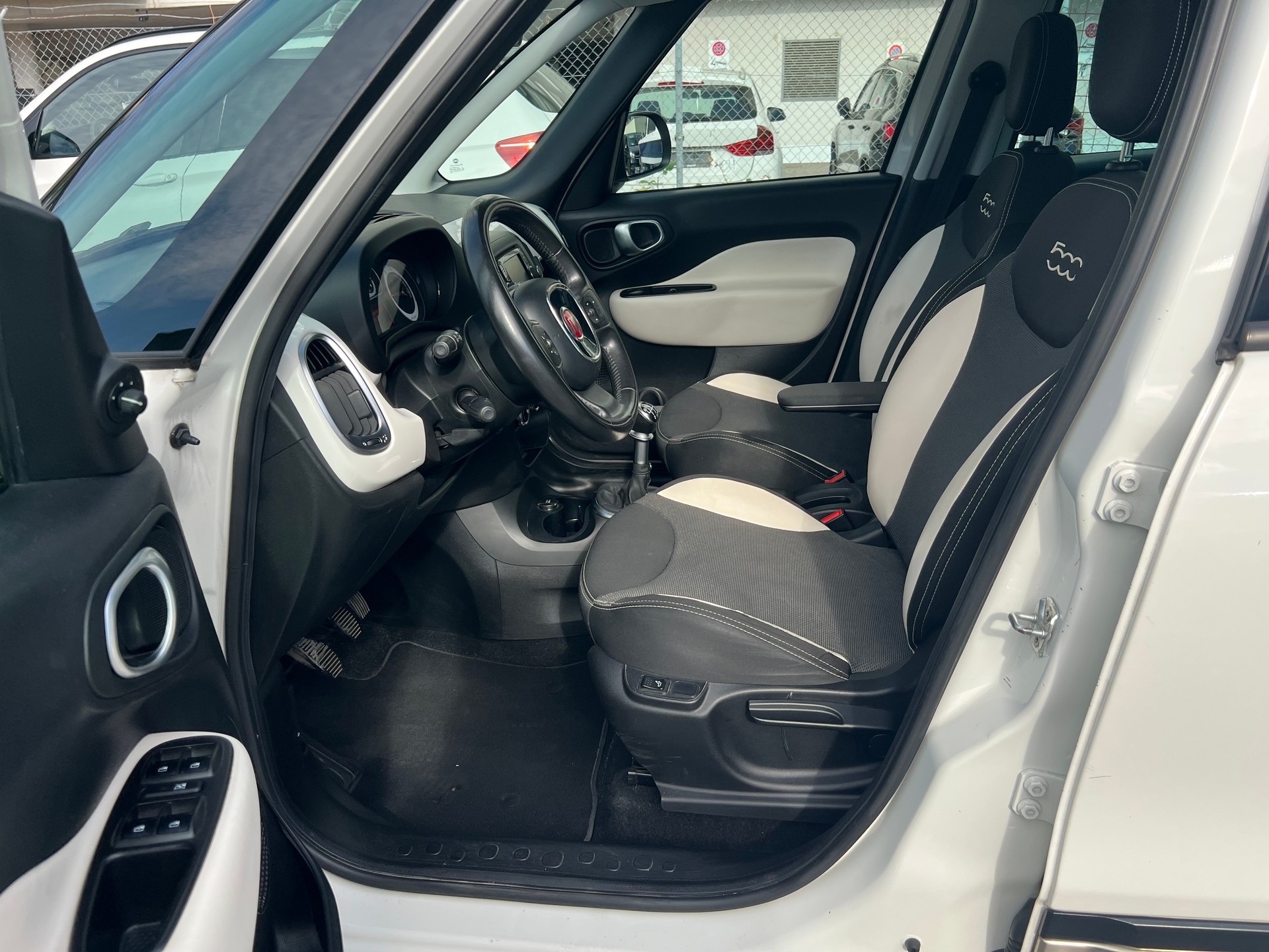 FIAT 500L 1.6 JTD Trekking-image-10