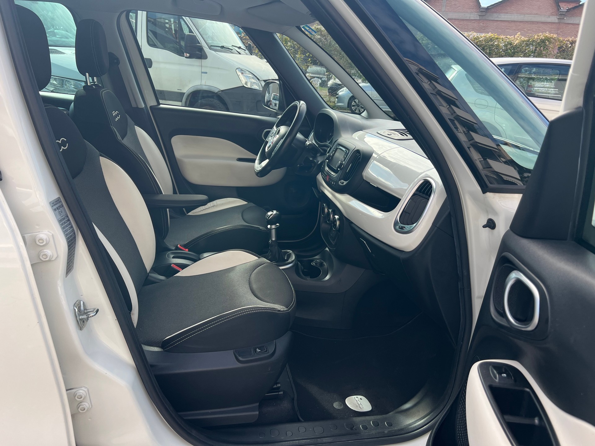 FIAT 500L 1.6 JTD Trekking-image-14