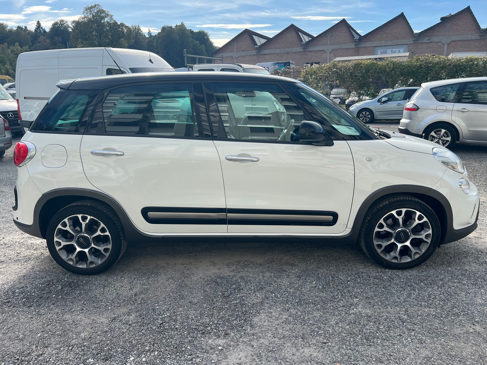 FIAT 500L 1.6 JTD Trekking-image-4