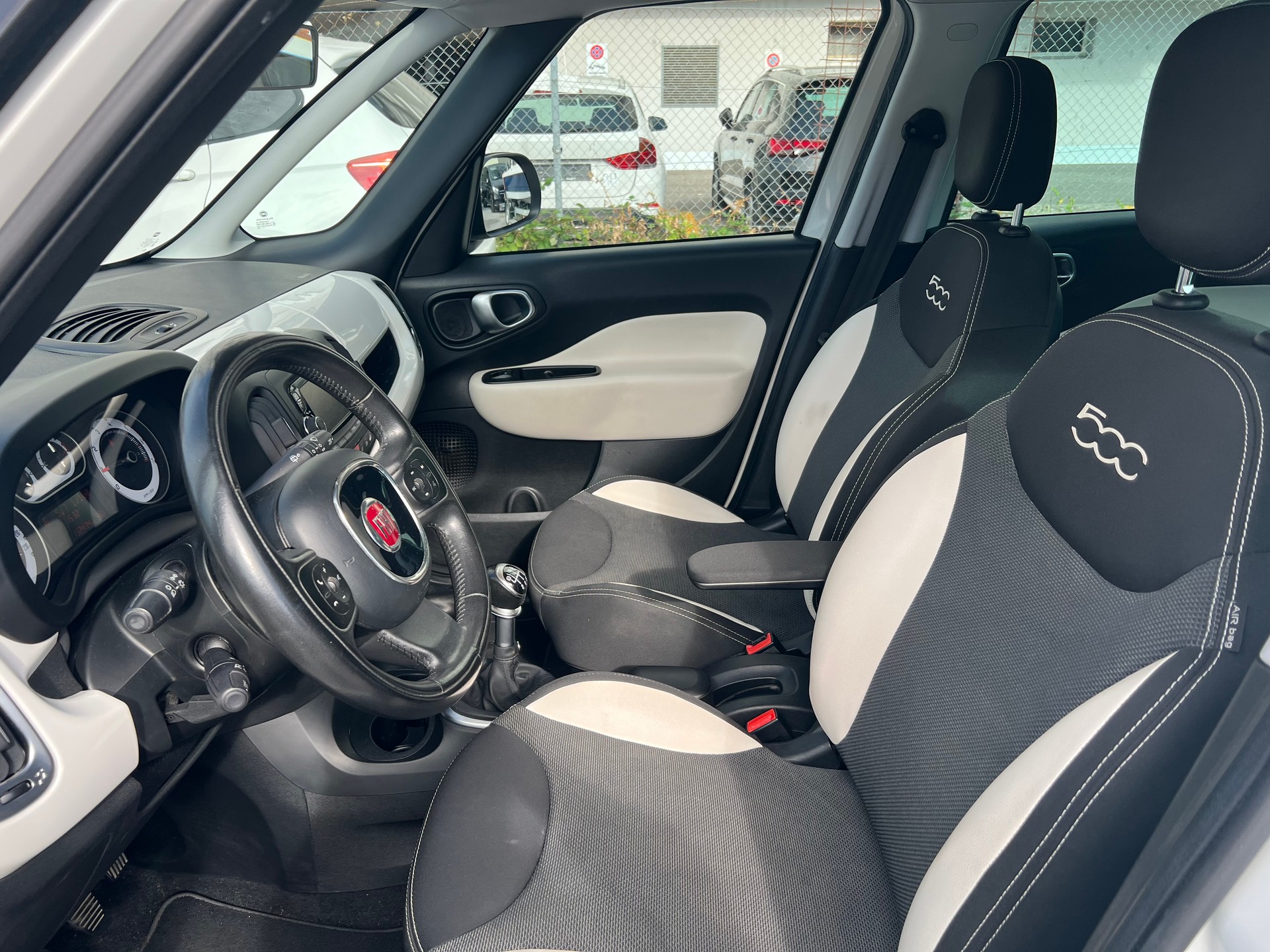 FIAT 500L 1.6 JTD Trekking-image-11