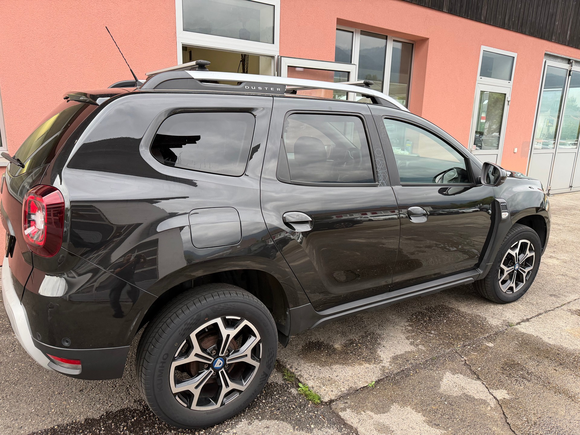 DACIA Duster TCe 150 Celebration 4x4-image-2