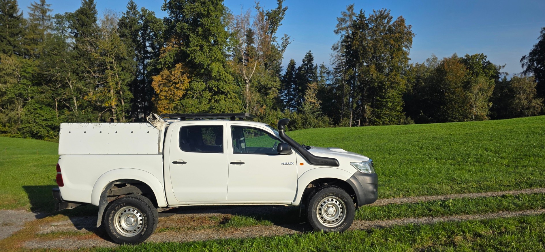 TOYOTA 2.5 D-4D Expeditionsfahrzeug-image-0