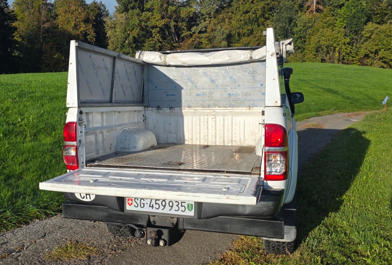 TOYOTA 2.5 D-4D Expeditionsfahrzeug-image-1