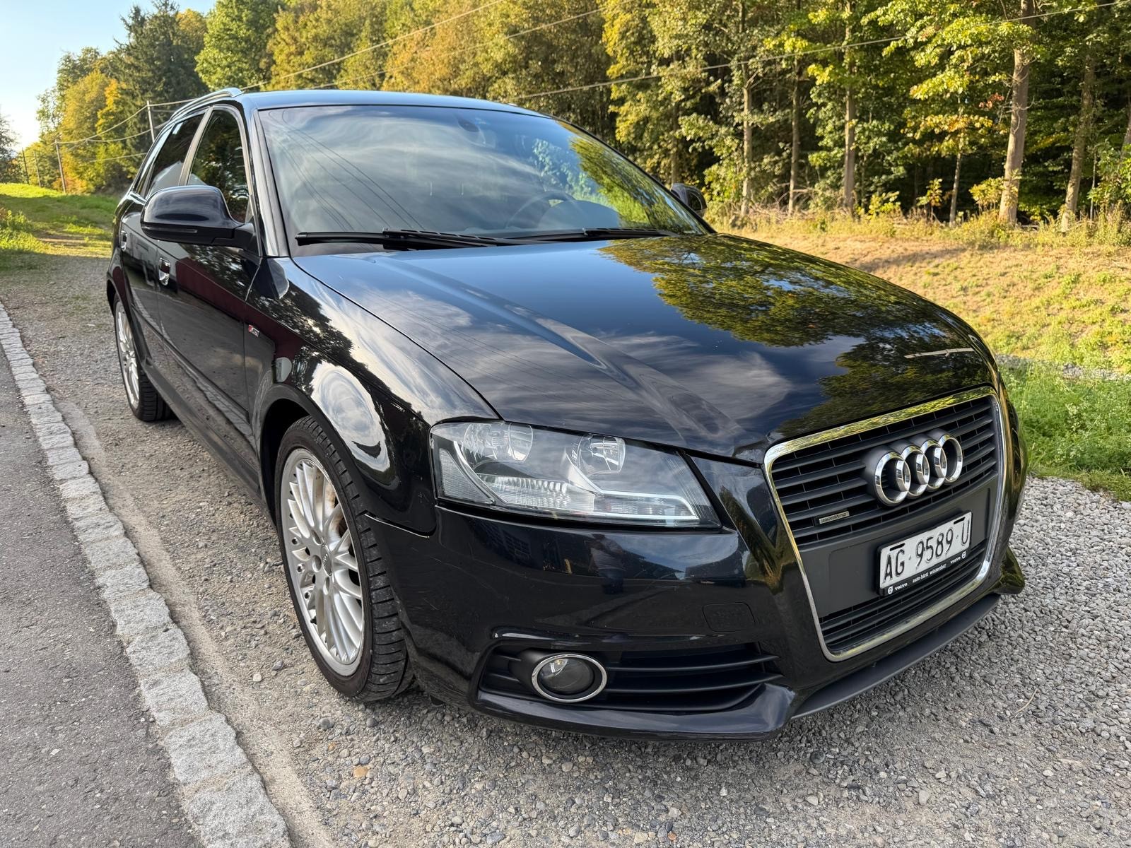 AUDI A3 Sportback 2.0 TFSI S-Line quattro S-tronic-image-2