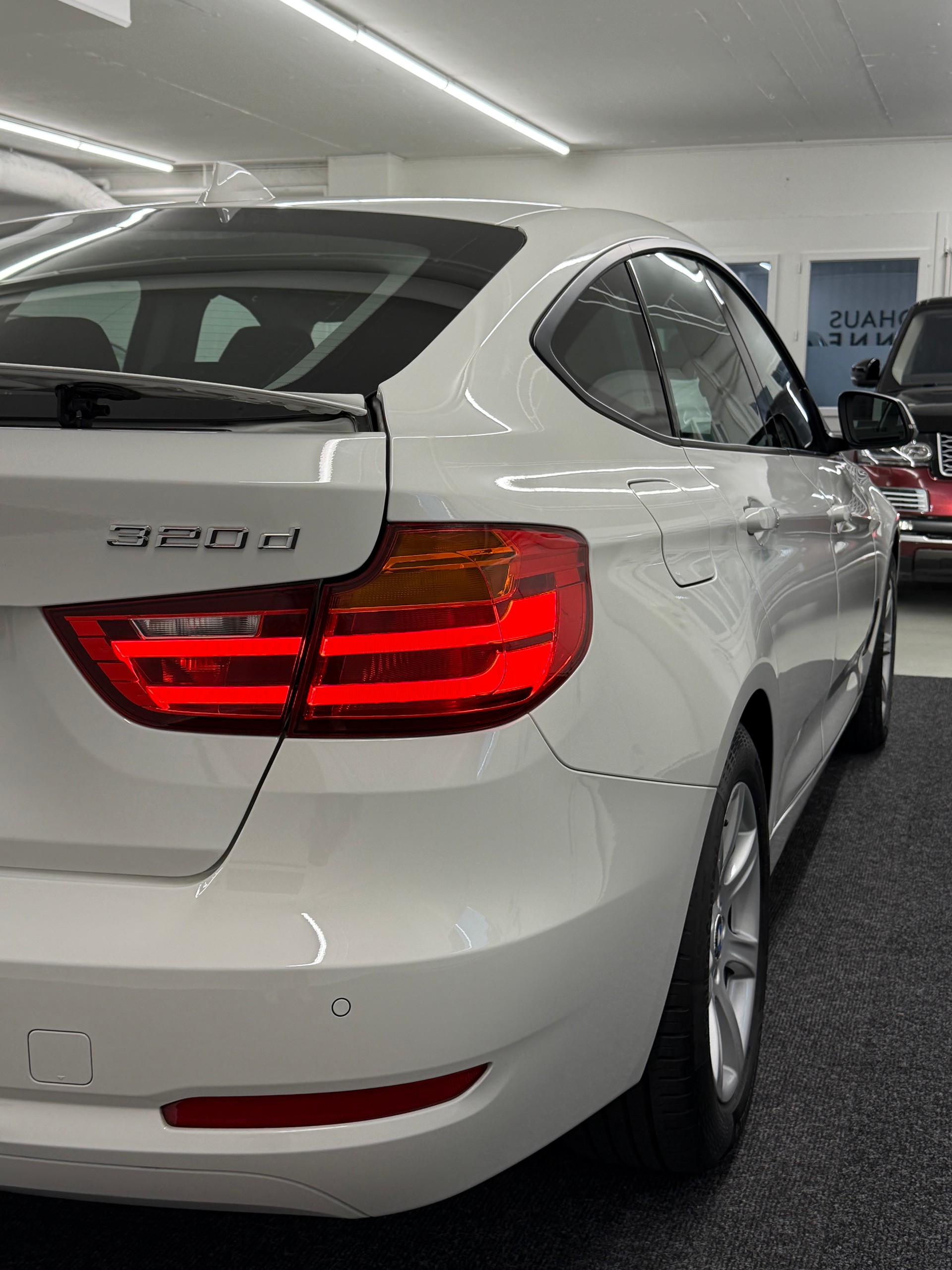 BMW 320d GT xDrive Steptronic-image-4