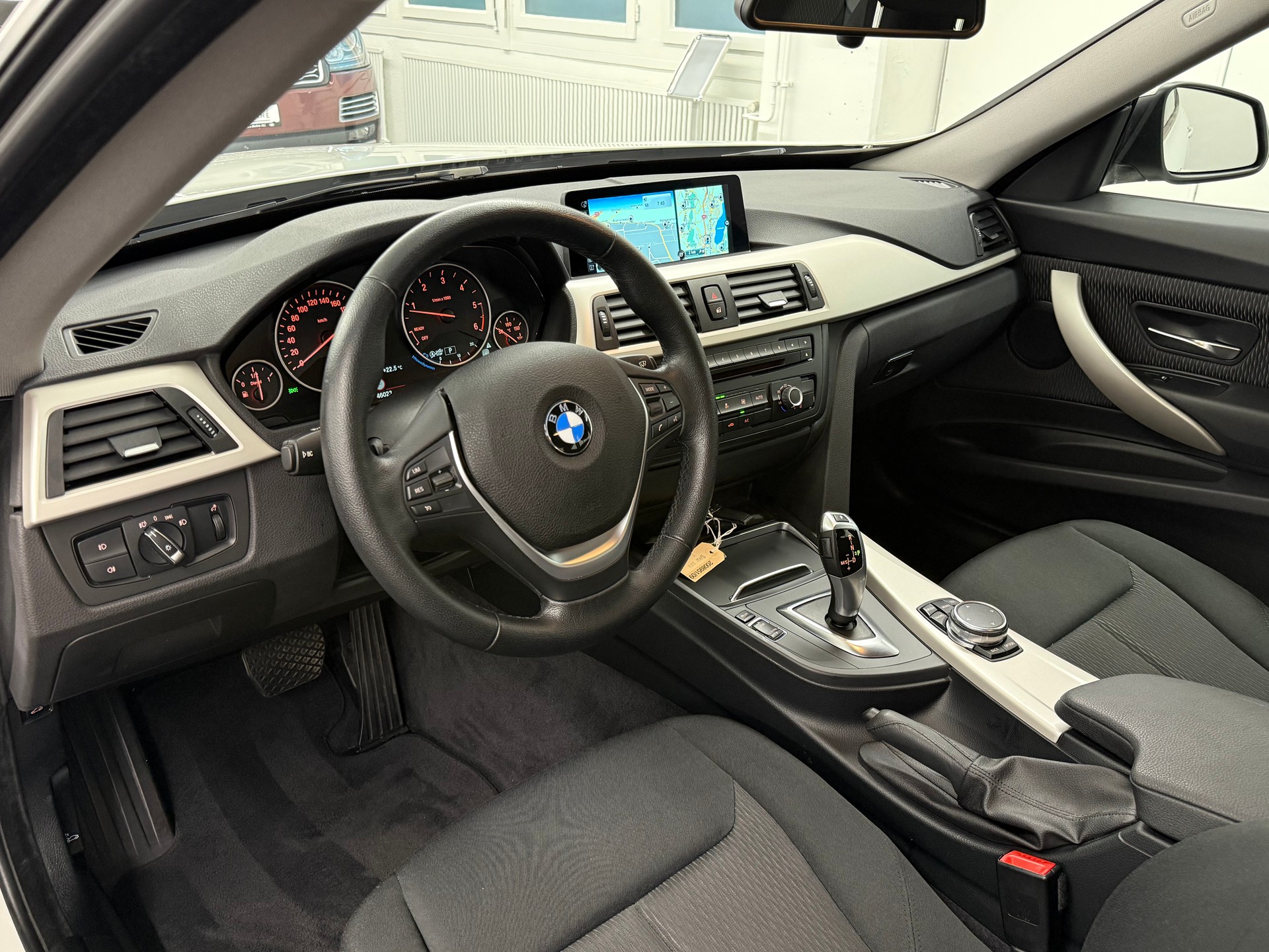 BMW 320d GT xDrive Steptronic-image-12