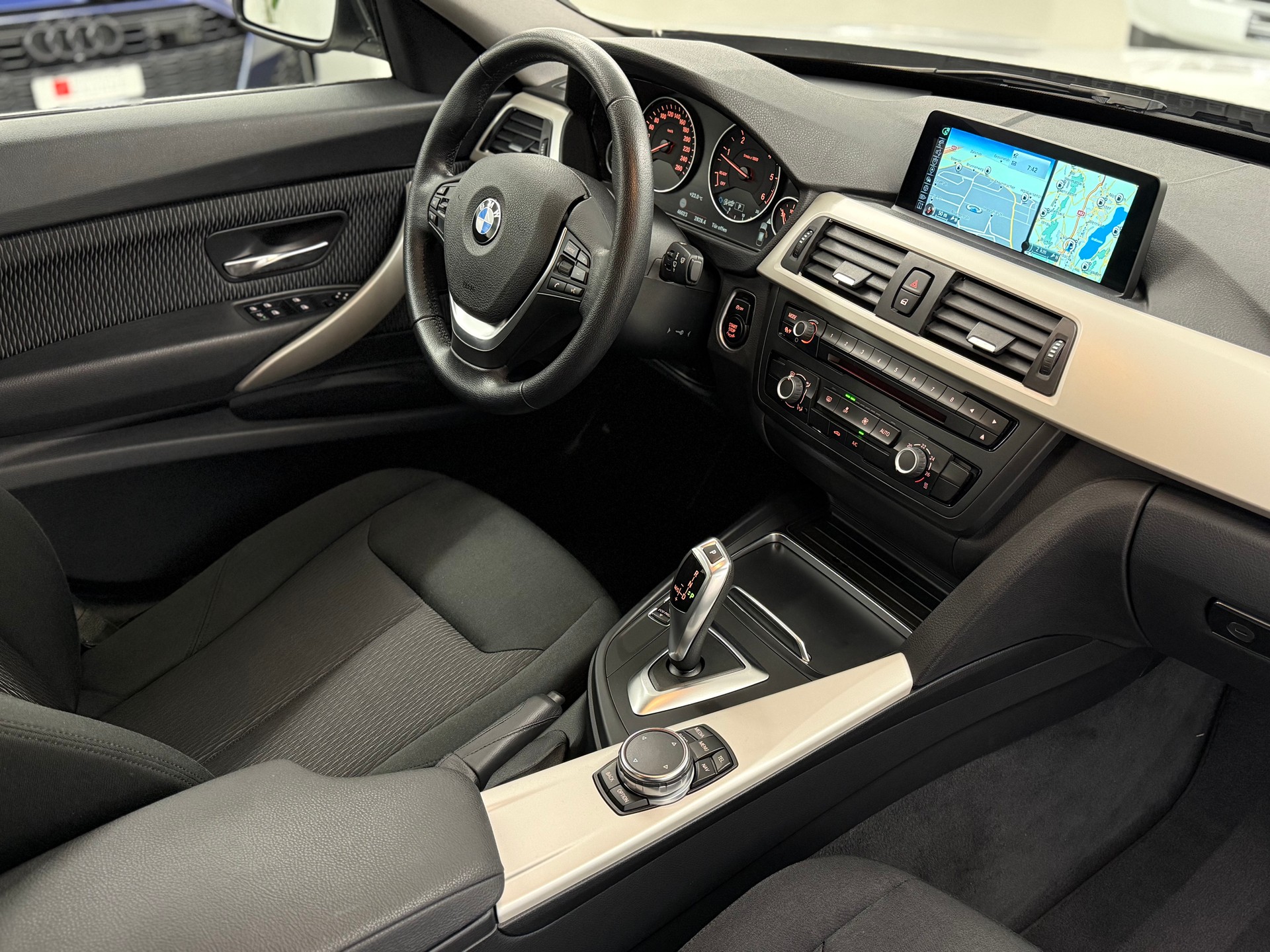 BMW 320d GT xDrive Steptronic-image-18