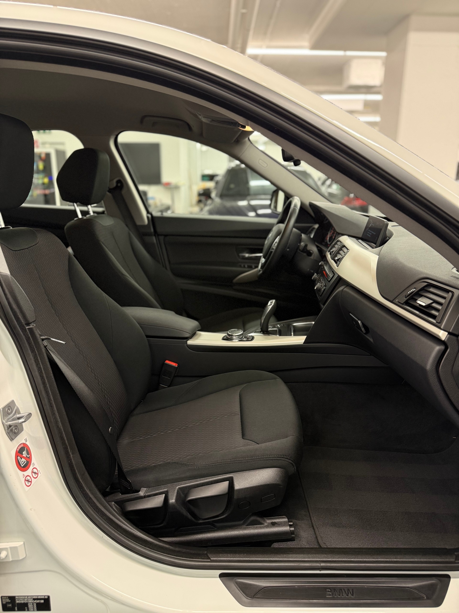 BMW 320d GT xDrive Steptronic-image-19