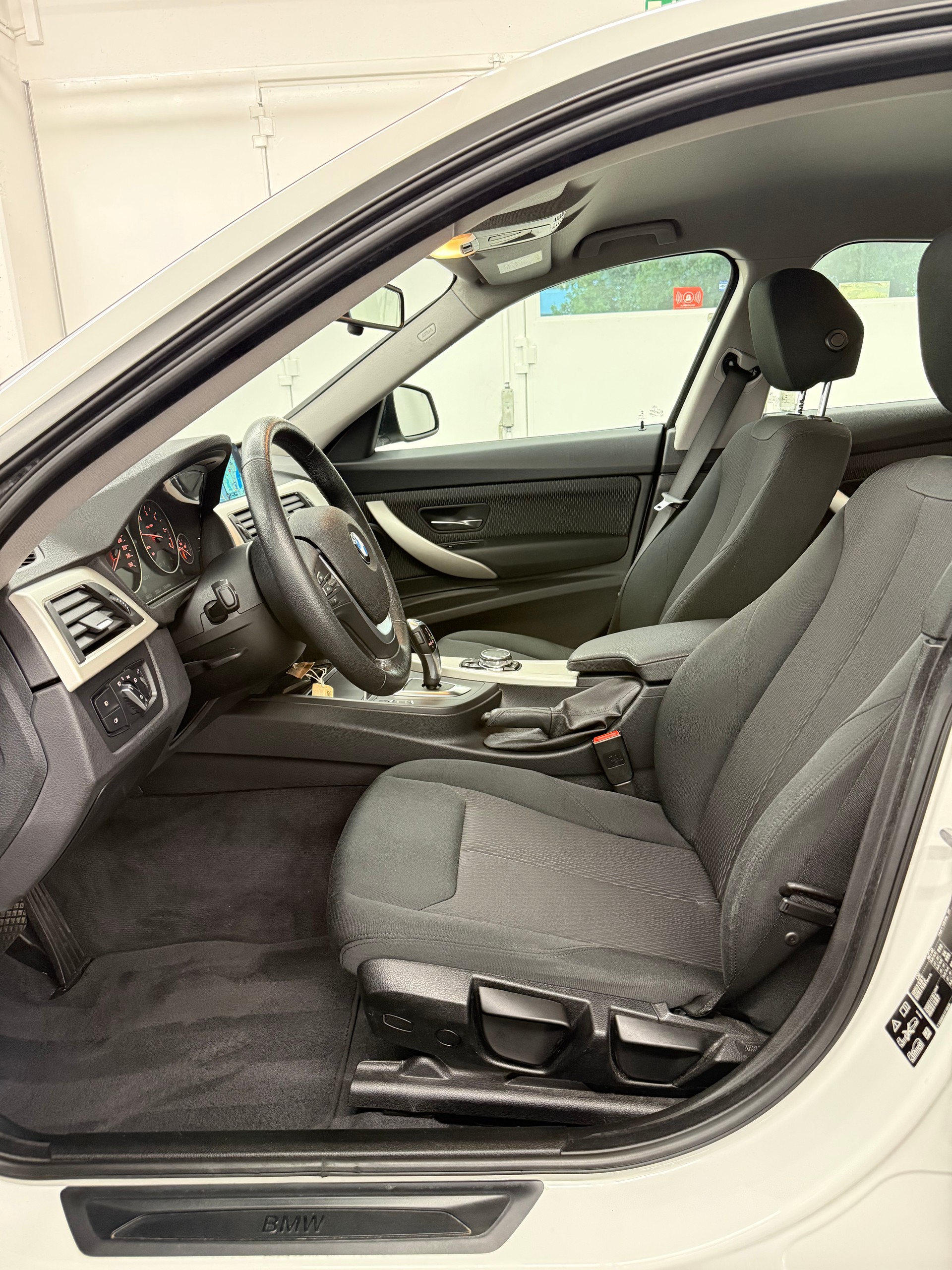 BMW 320d GT xDrive Steptronic-image-13