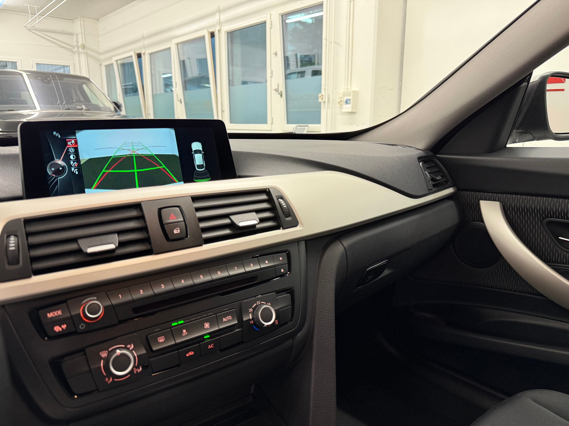 BMW 320d GT xDrive Steptronic-image-17