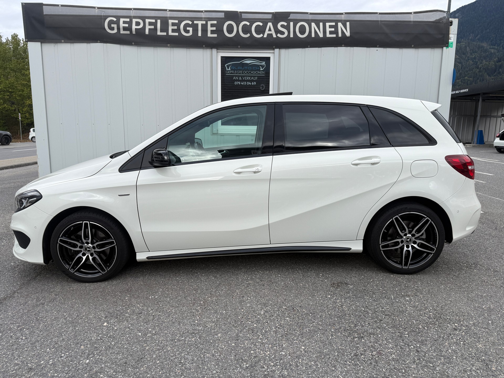 MERCEDES-BENZ B 220 AMG Line 4Matic 7G-DCT * SOMMER & WINTERRÄDER*-image-6