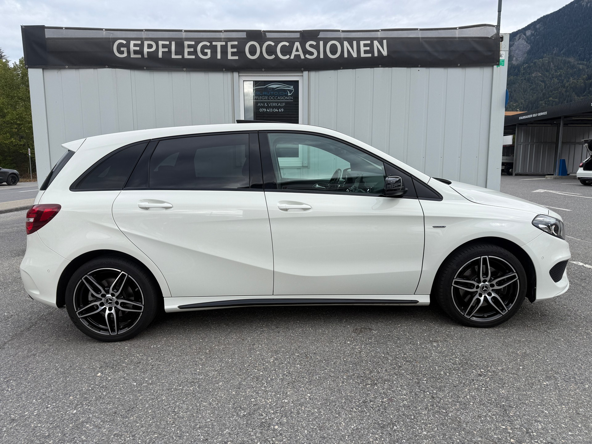 MERCEDES-BENZ B 220 AMG Line 4Matic 7G-DCT * SOMMER & WINTERRÄDER*-image-2