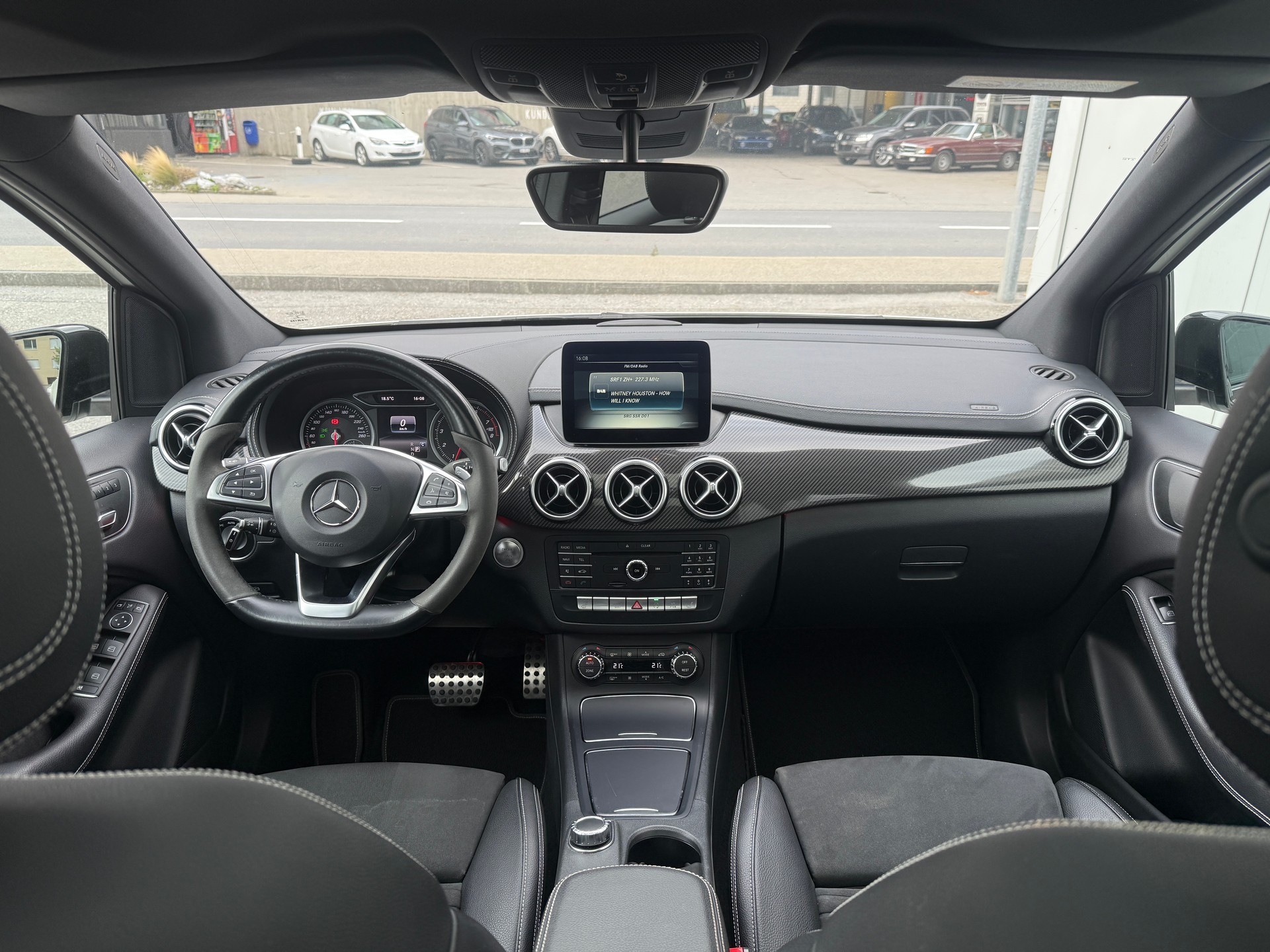 MERCEDES-BENZ B 220 AMG Line 4Matic 7G-DCT * SOMMER & WINTERRÄDER*-image-10