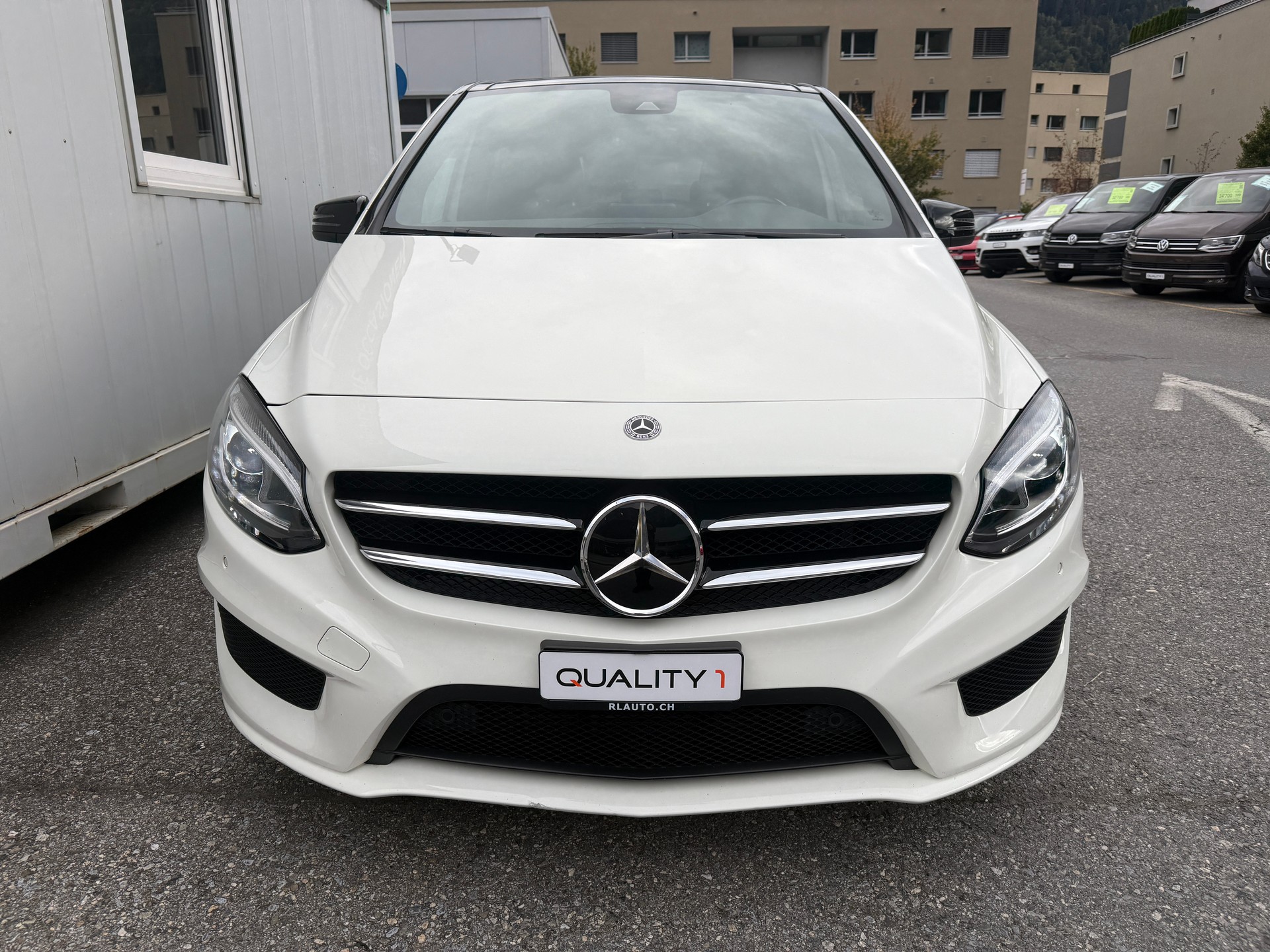 MERCEDES-BENZ B 220 AMG Line 4Matic 7G-DCT * SOMMER & WINTERRÄDER*-image-9