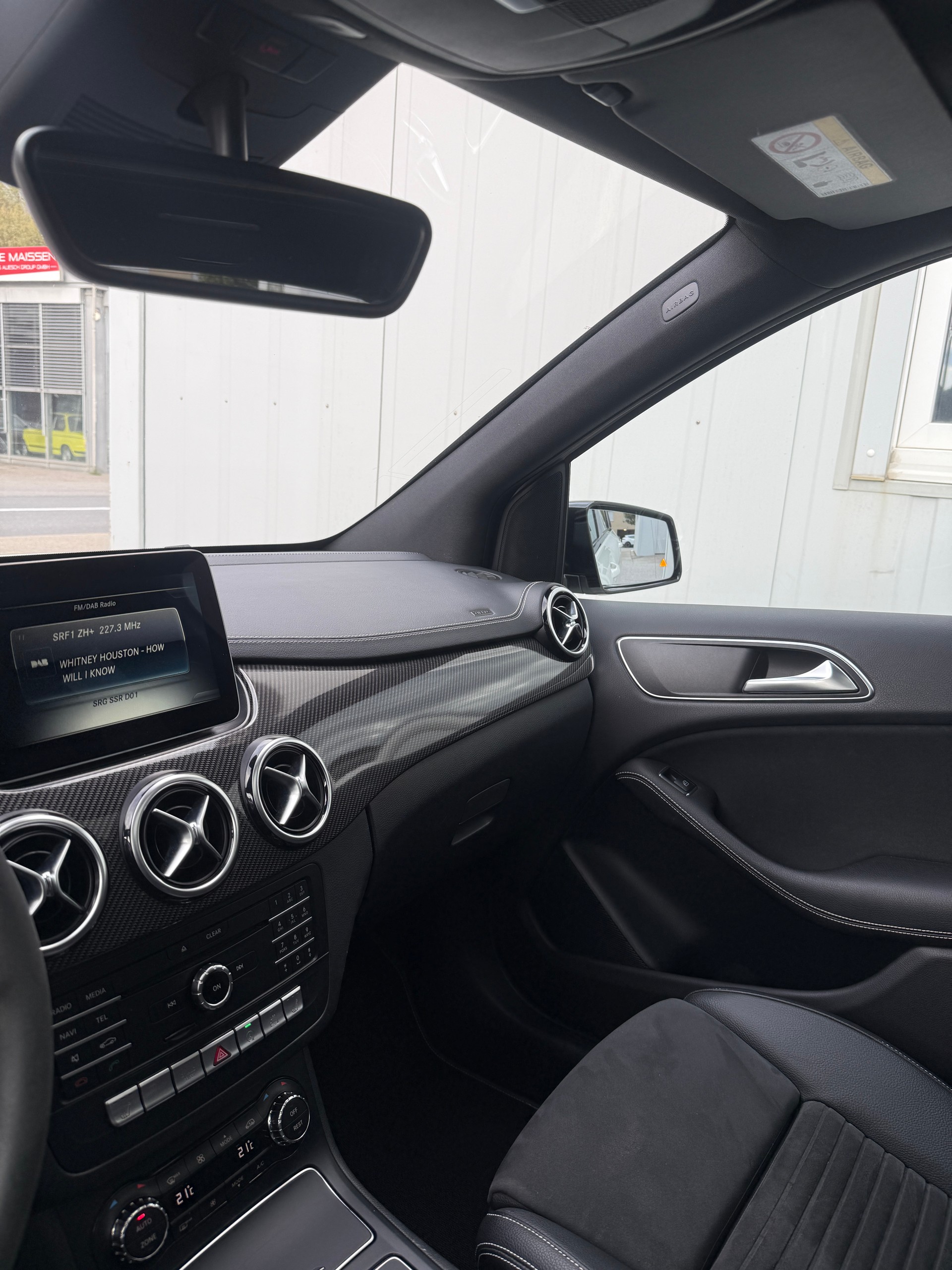 MERCEDES-BENZ B 220 AMG Line 4Matic 7G-DCT * SOMMER & WINTERRÄDER*-image-13