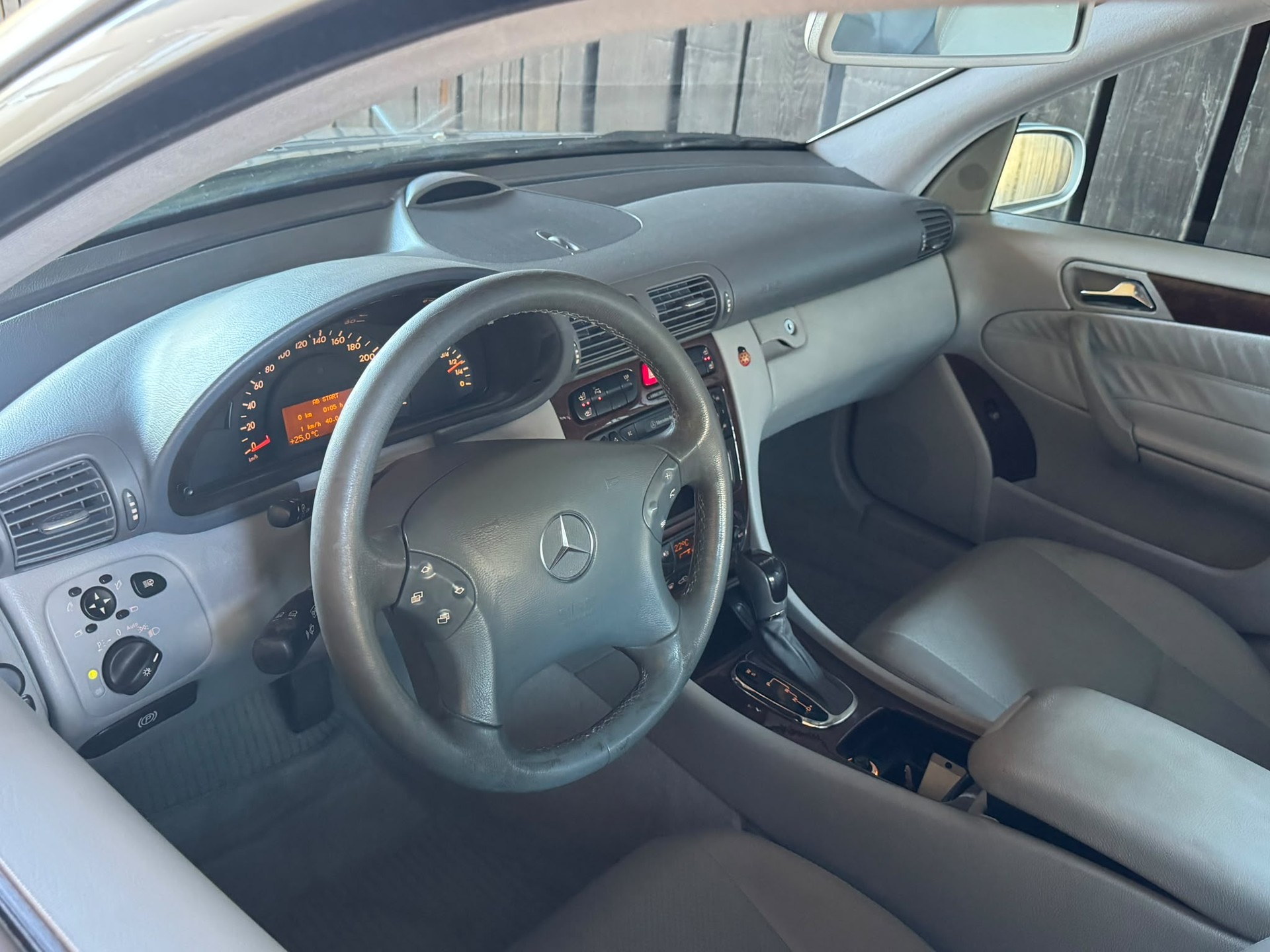 MERCEDES-BENZ C 320 Elégance Automatic-image-13