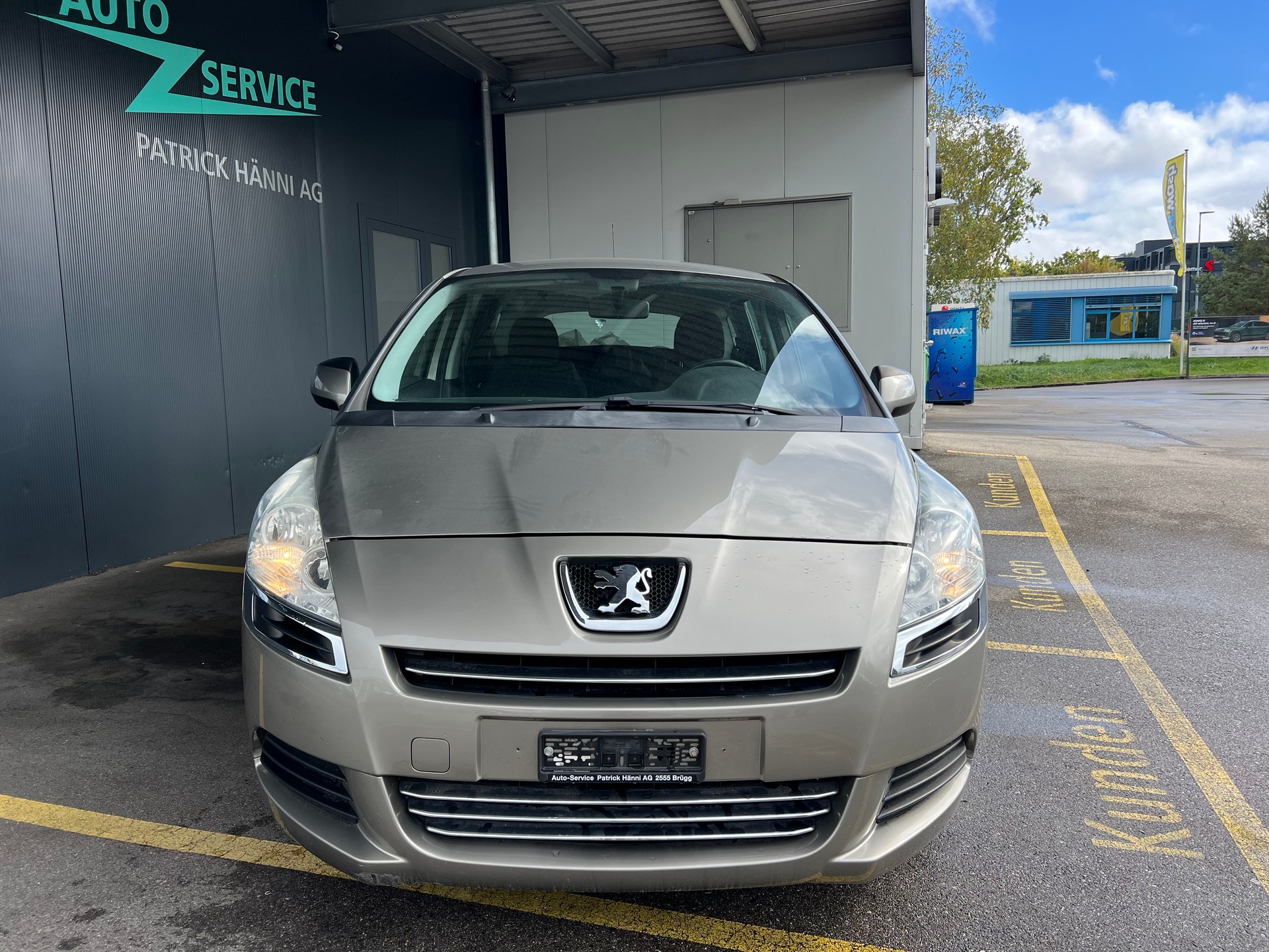 PEUGEOT 5008 1.6 VTI-image-2