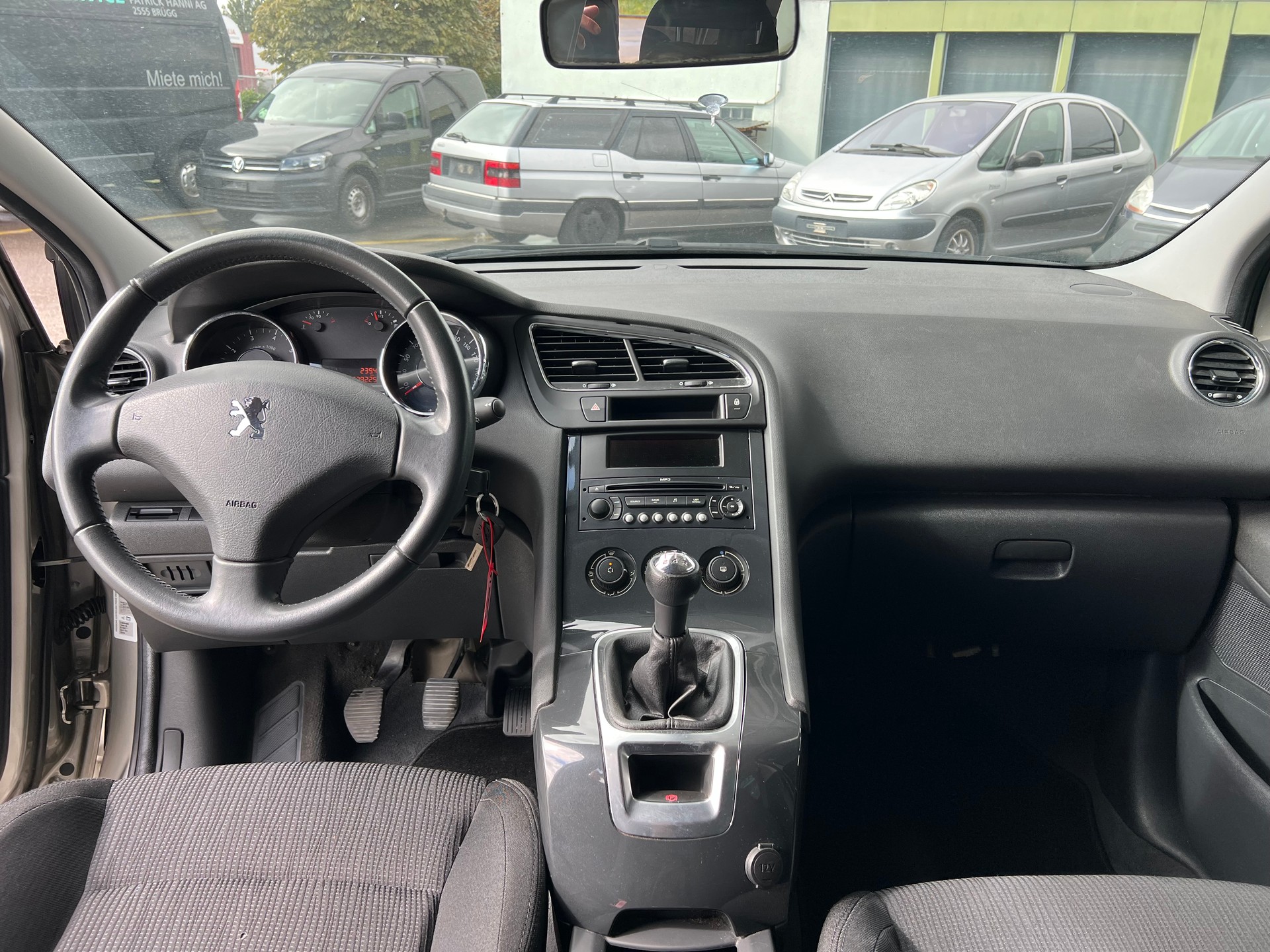 PEUGEOT 5008 1.6 VTI-image-10