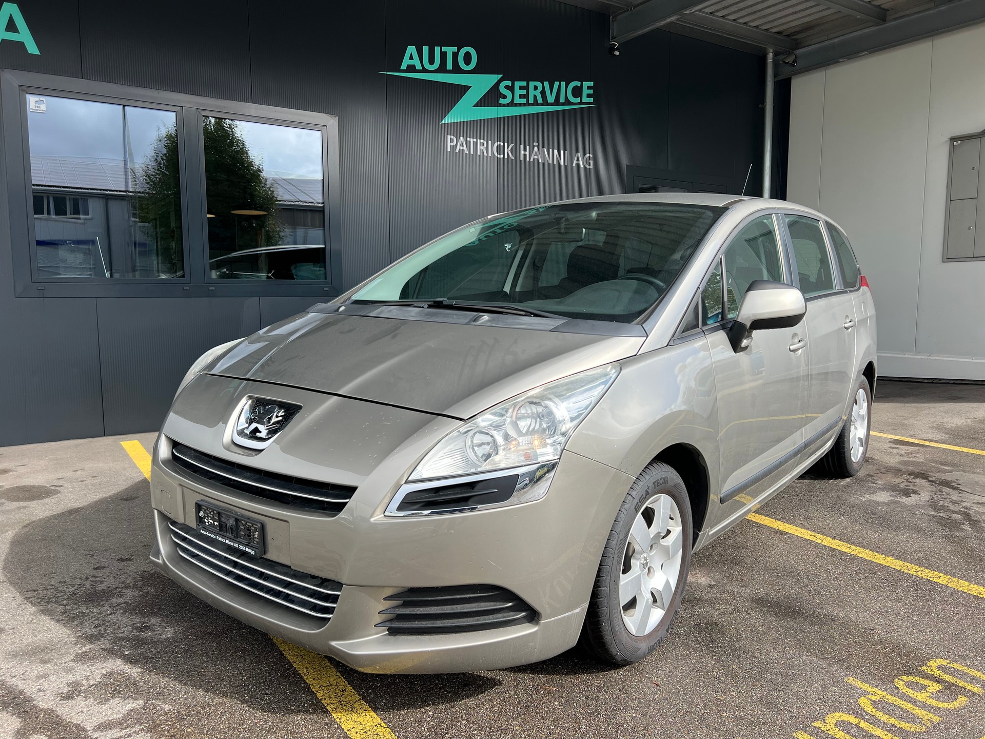 PEUGEOT 5008 1.6 VTI-image-0