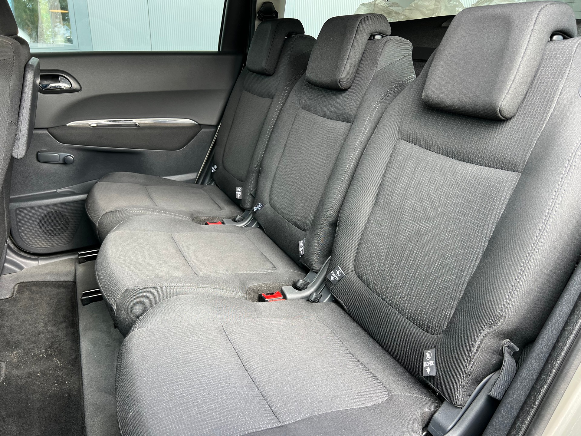 PEUGEOT 5008 1.6 VTI-image-9