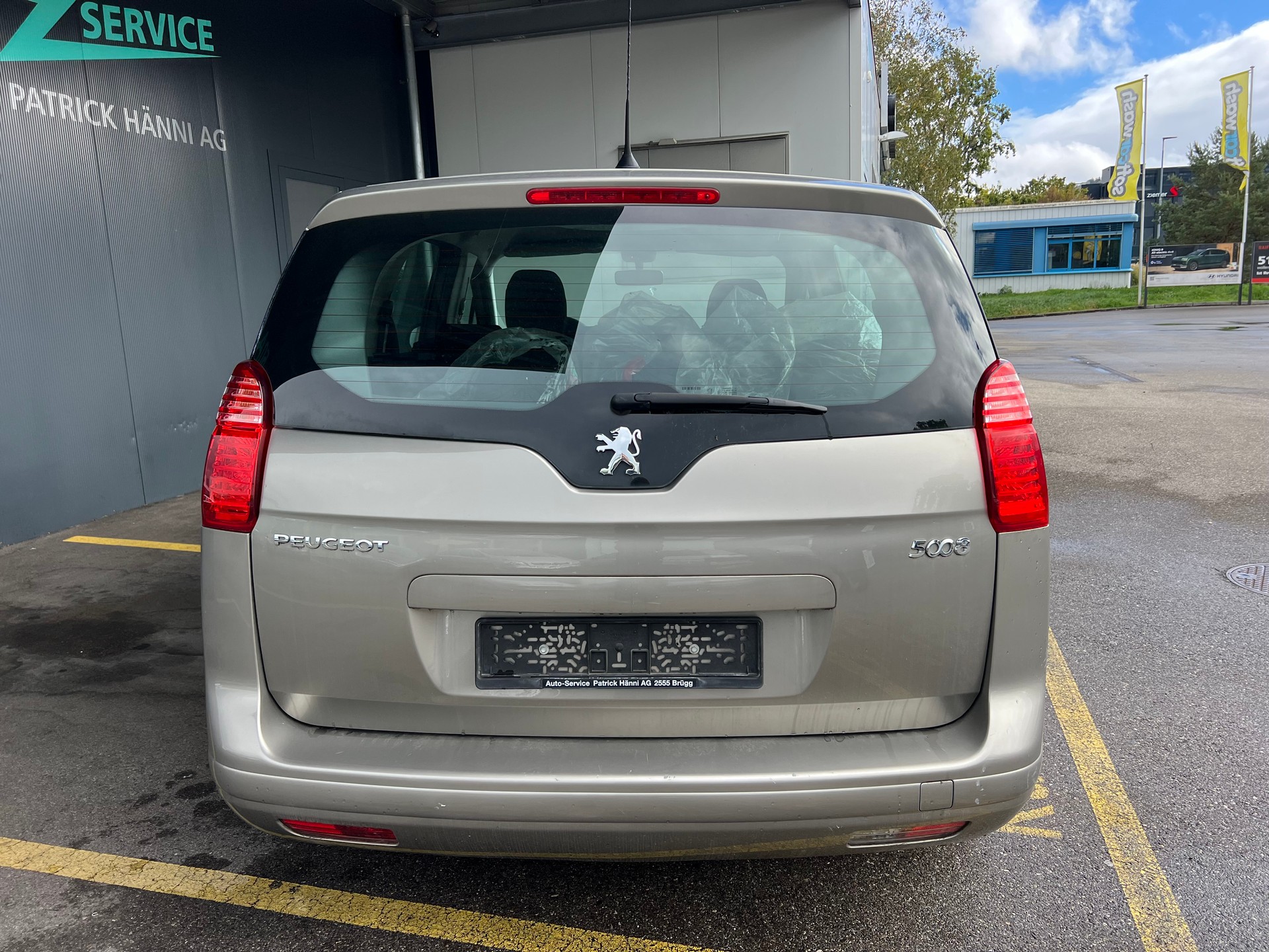 PEUGEOT 5008 1.6 VTI-image-5