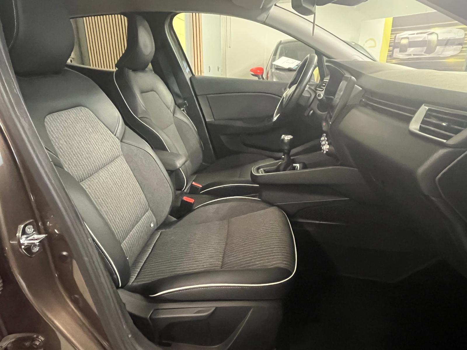 RENAULT Clio 1.0 Intens-image-10