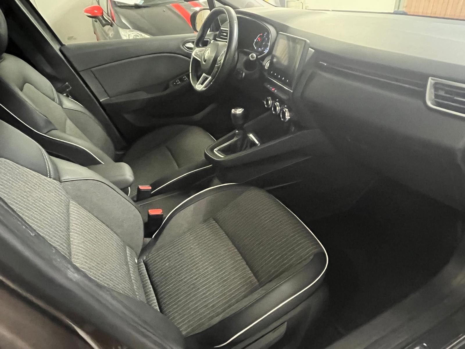 RENAULT Clio 1.0 Intens-image-11
