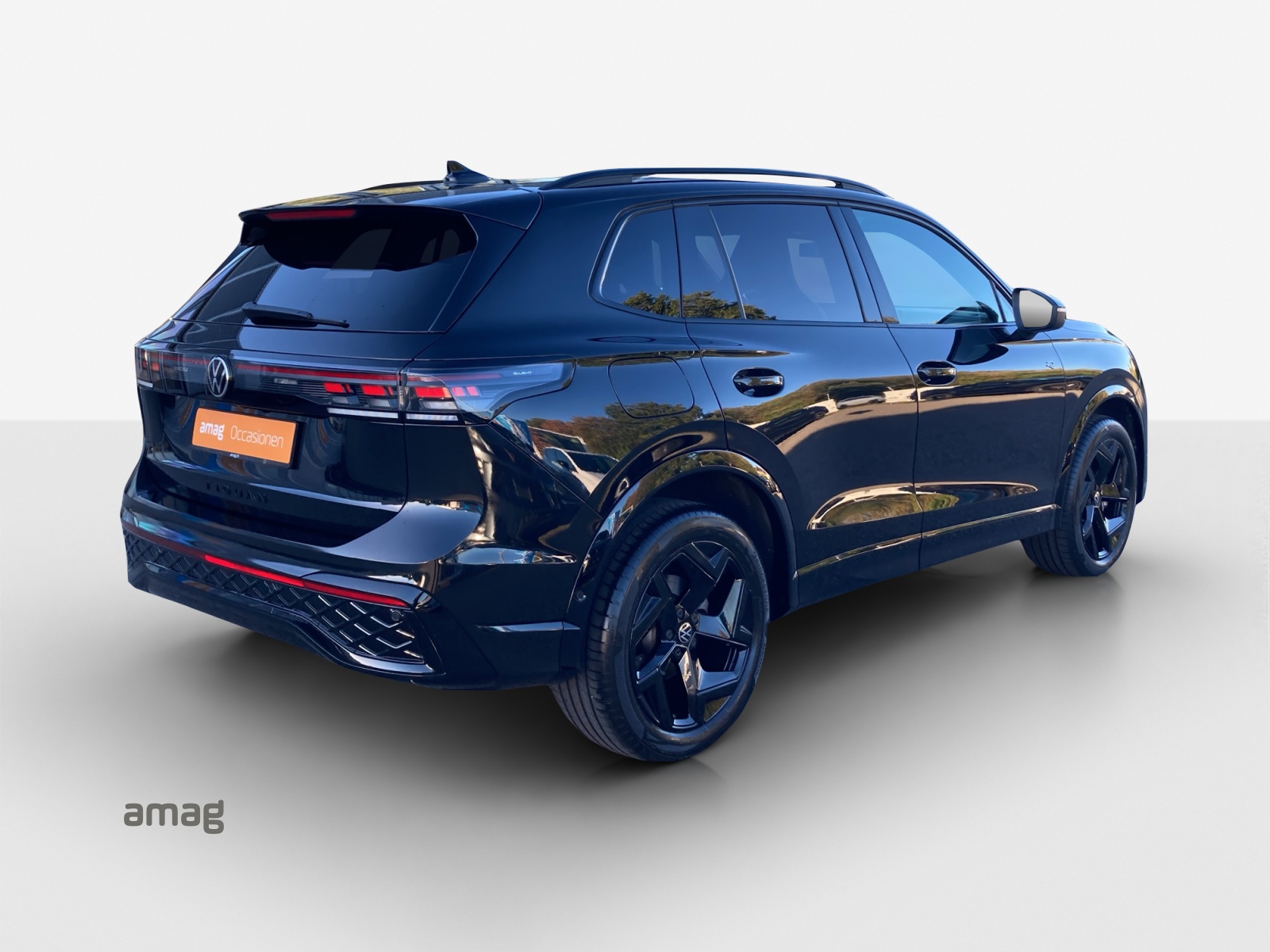 VW Tiguan 2.0 TSI DSG R-Line 4Motion-image-4