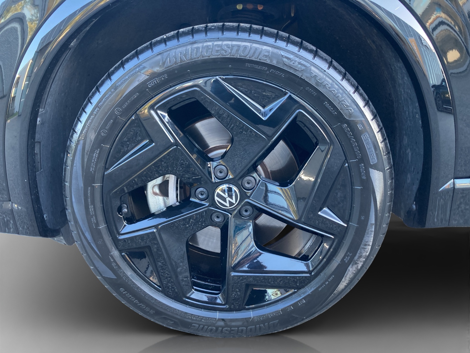 VW Tiguan 2.0 TSI DSG R-Line 4Motion-image-15