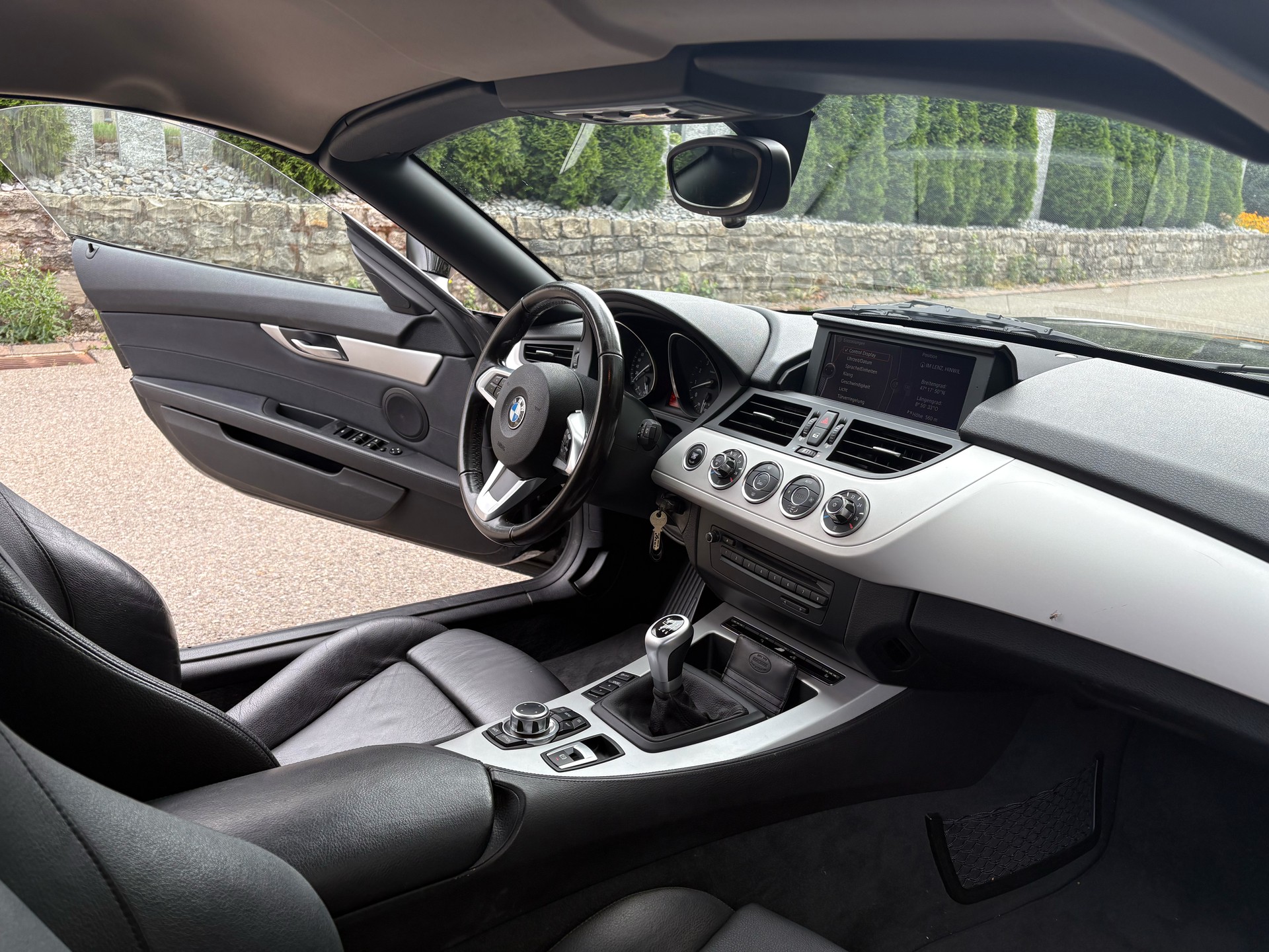 BMW 2.3i sDrive-image-3