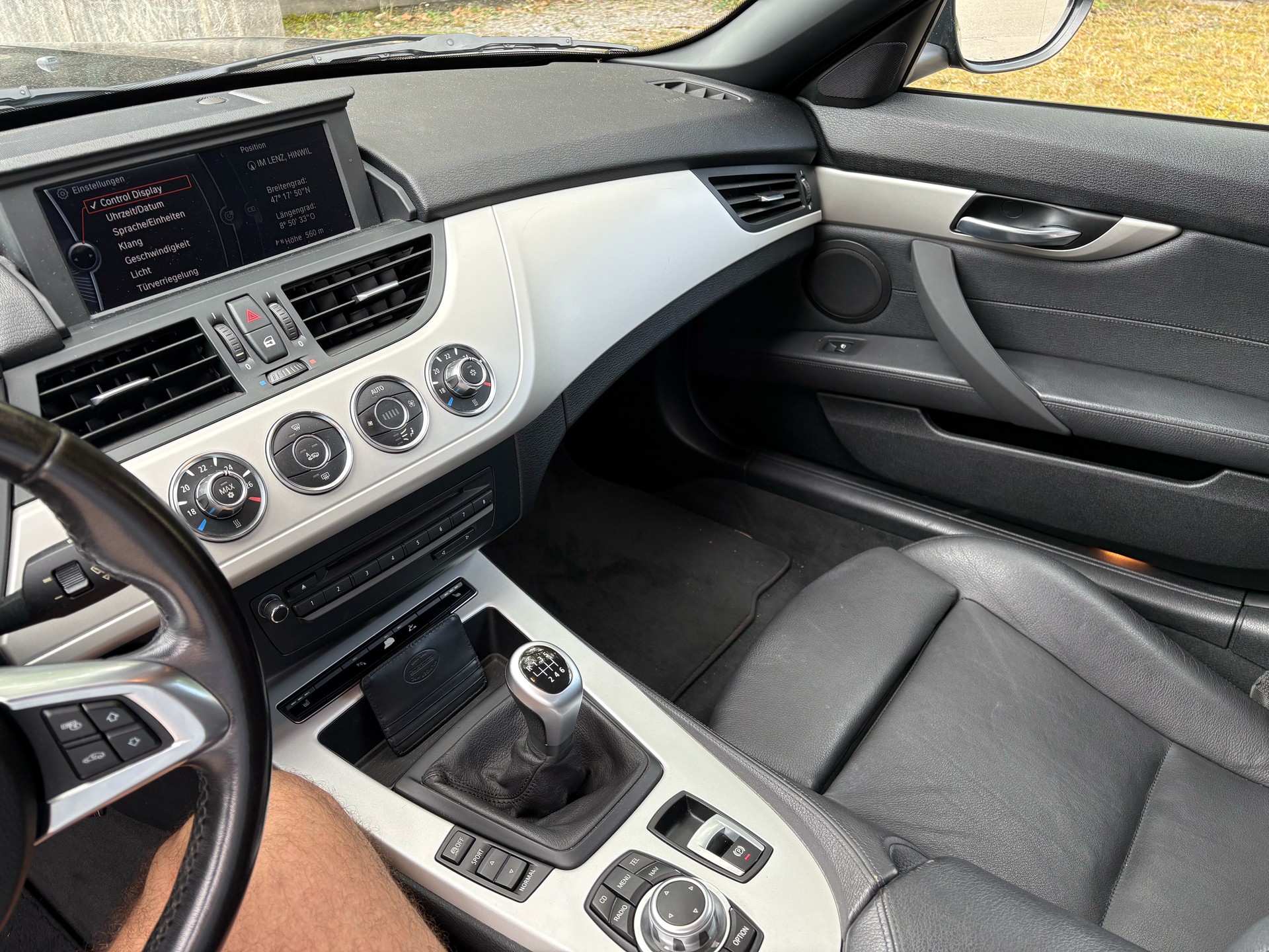 BMW 2.3i sDrive-image-4