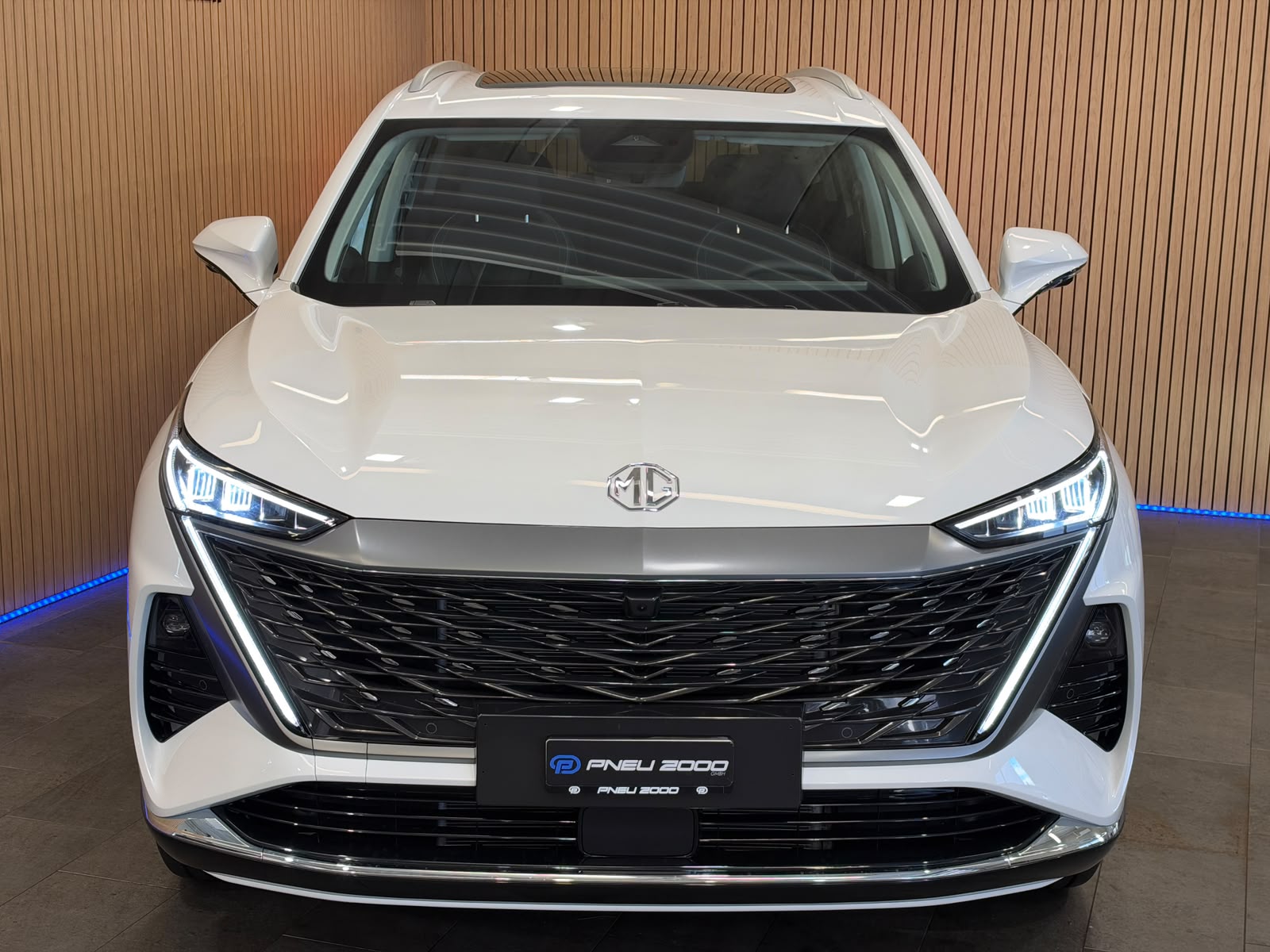 MG S9 1.5 TGDI PHEV Premium / Oxford Weiss-showroom-element-1