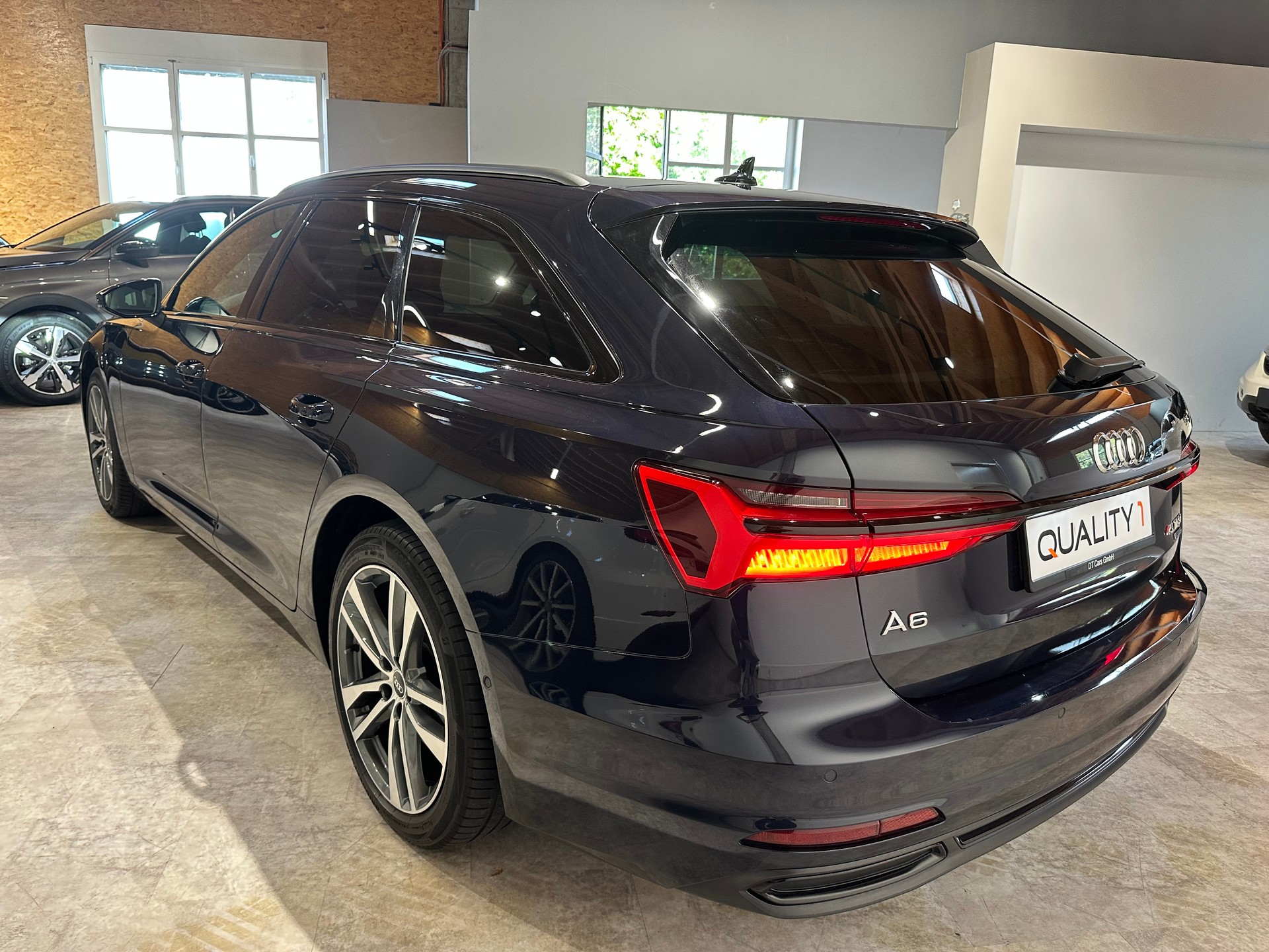 AUDI A6 Avant 45 TFSI Sport Quattro S-tronic/Inkl. 1. Jahr Garantie/Lückenlos Audi-Servicegepflegt!-image-4