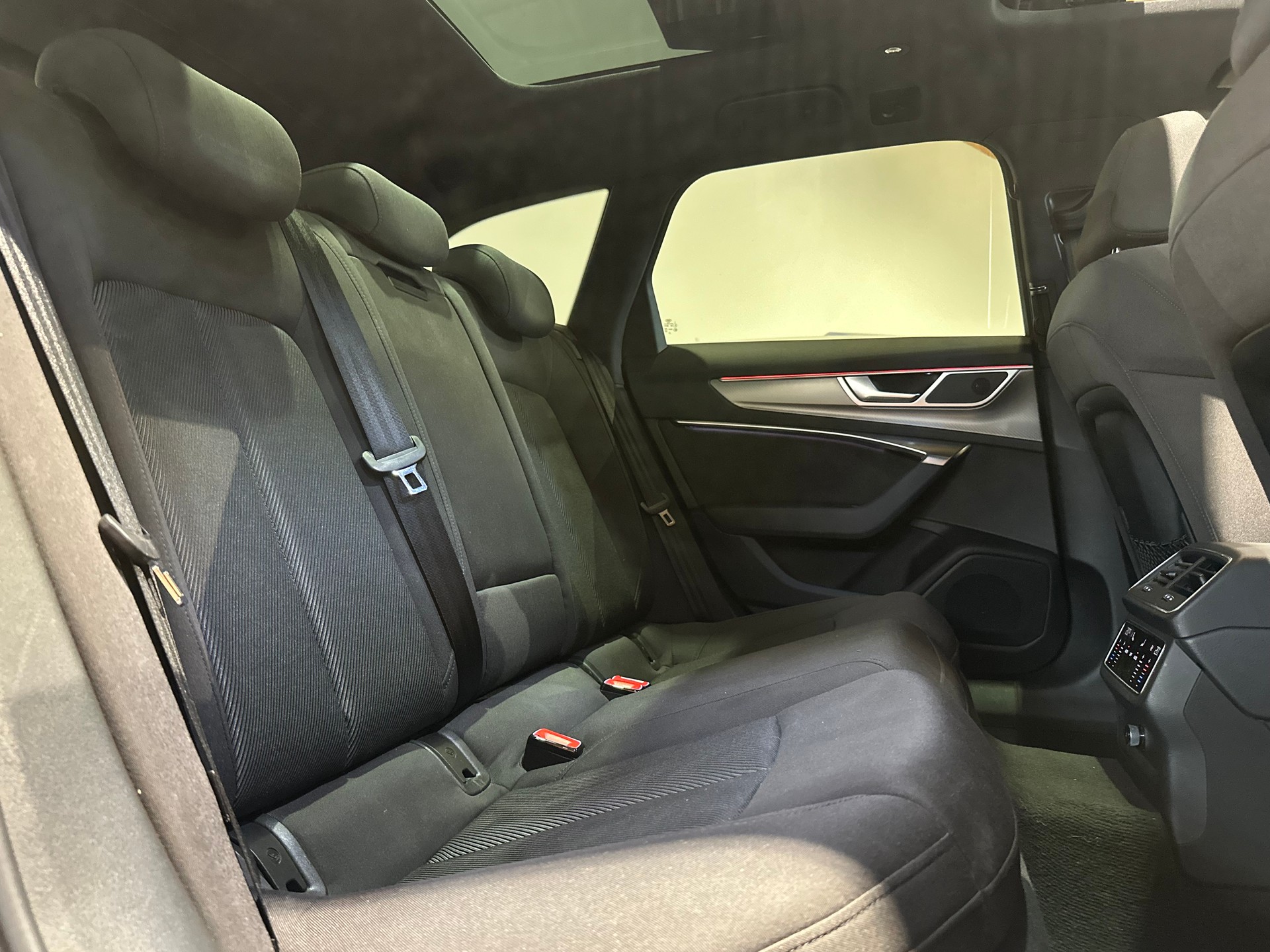 AUDI A6 Avant 45 TFSI Sport Quattro S-tronic/Inkl. 1. Jahr Garantie/Lückenlos Audi-Servicegepflegt!-image-26