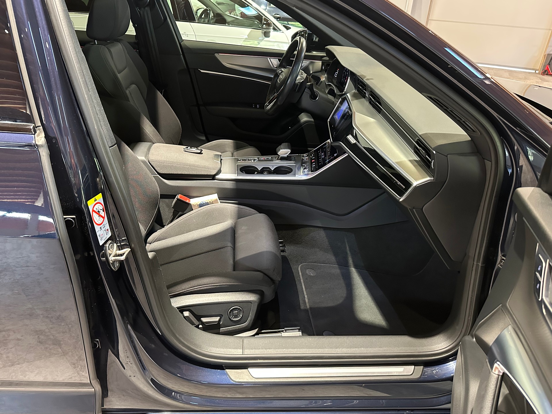 AUDI A6 Avant 45 TFSI Sport Quattro S-tronic/Inkl. 1. Jahr Garantie/Lückenlos Audi-Servicegepflegt!-image-17
