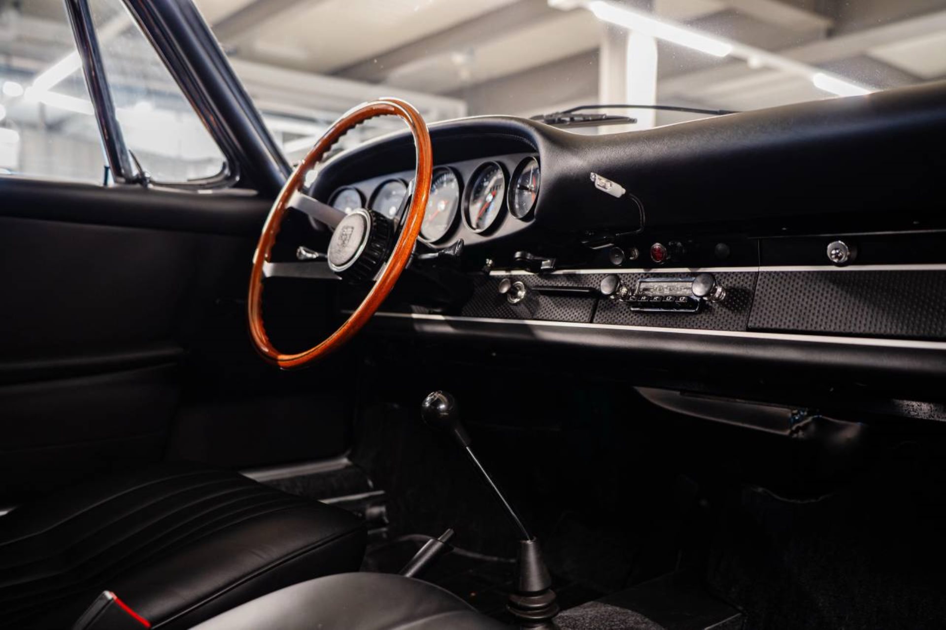 PORSCHE 911 L 2.0 Targa-image-4