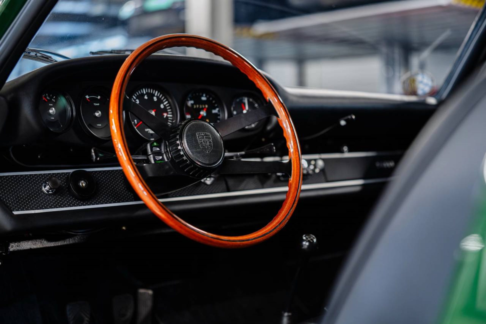 PORSCHE 911 L 2.0 Targa-image-3